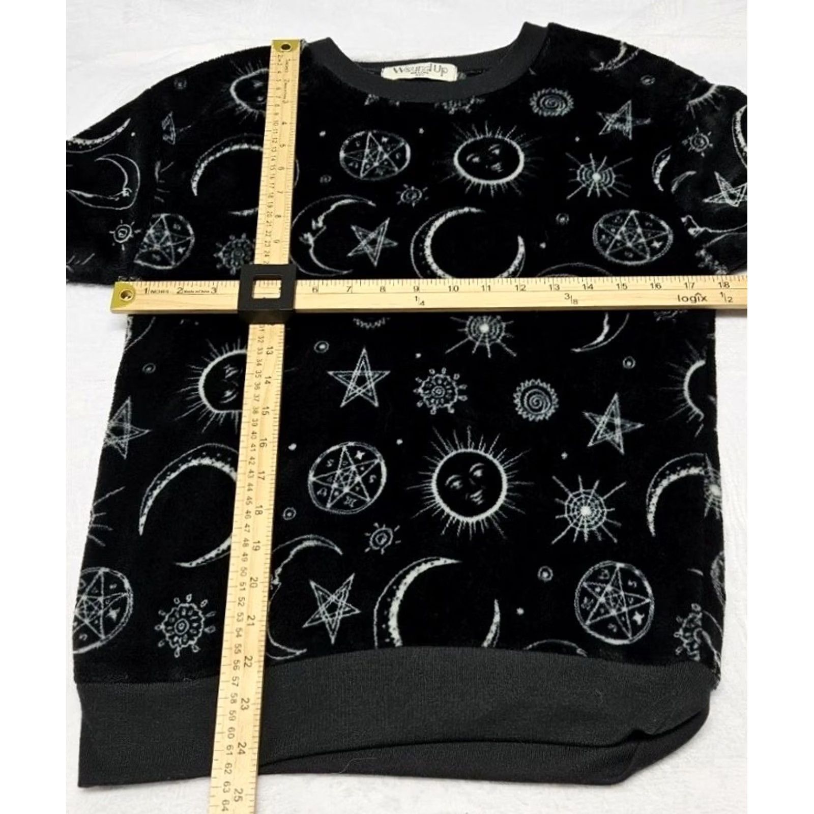 Vintage Women’s XS Black Velvet Sweatshirt Moon Stars Celestial Print Crew Neck Pullover Wound Up Women Regular Black Velvet Stars Moon Sun Size XS / US 0-2 / IT 36-38 - 7 Thumbnail