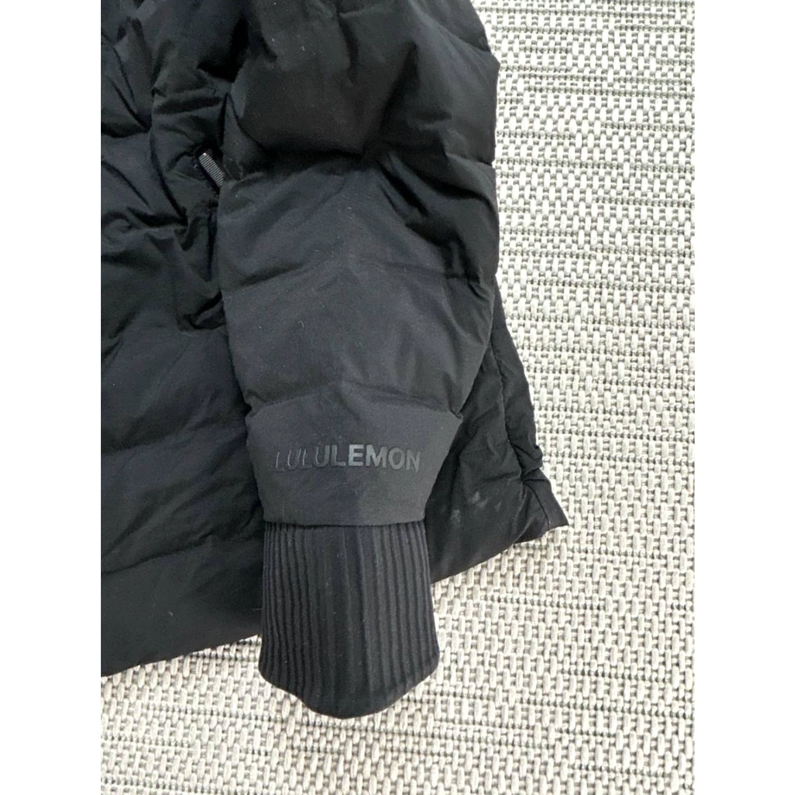 Lululemon Lululemon Down And Around Sweatshirt Womens 4 Black Insulated Pullover Crew Neck Long Sleeve Activewear Gym & Training Updated Size S / US 4 / IT 40 - 3 Thumbnail