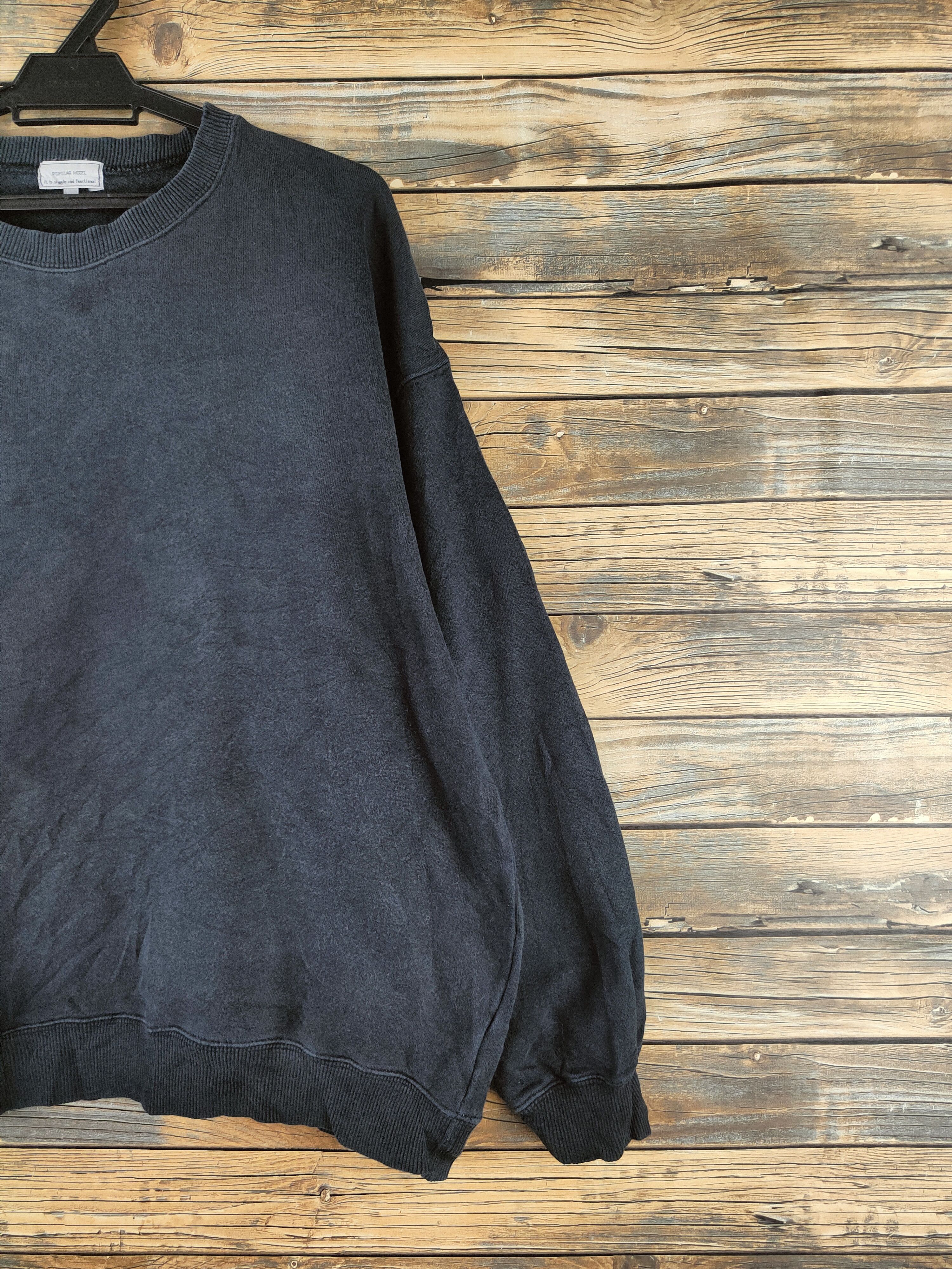 Japanese Brand Vintage Plain Faded Popular Model Black Sweatshirts Size US XL / EU 56 / 4 - 5 Thumbnail
