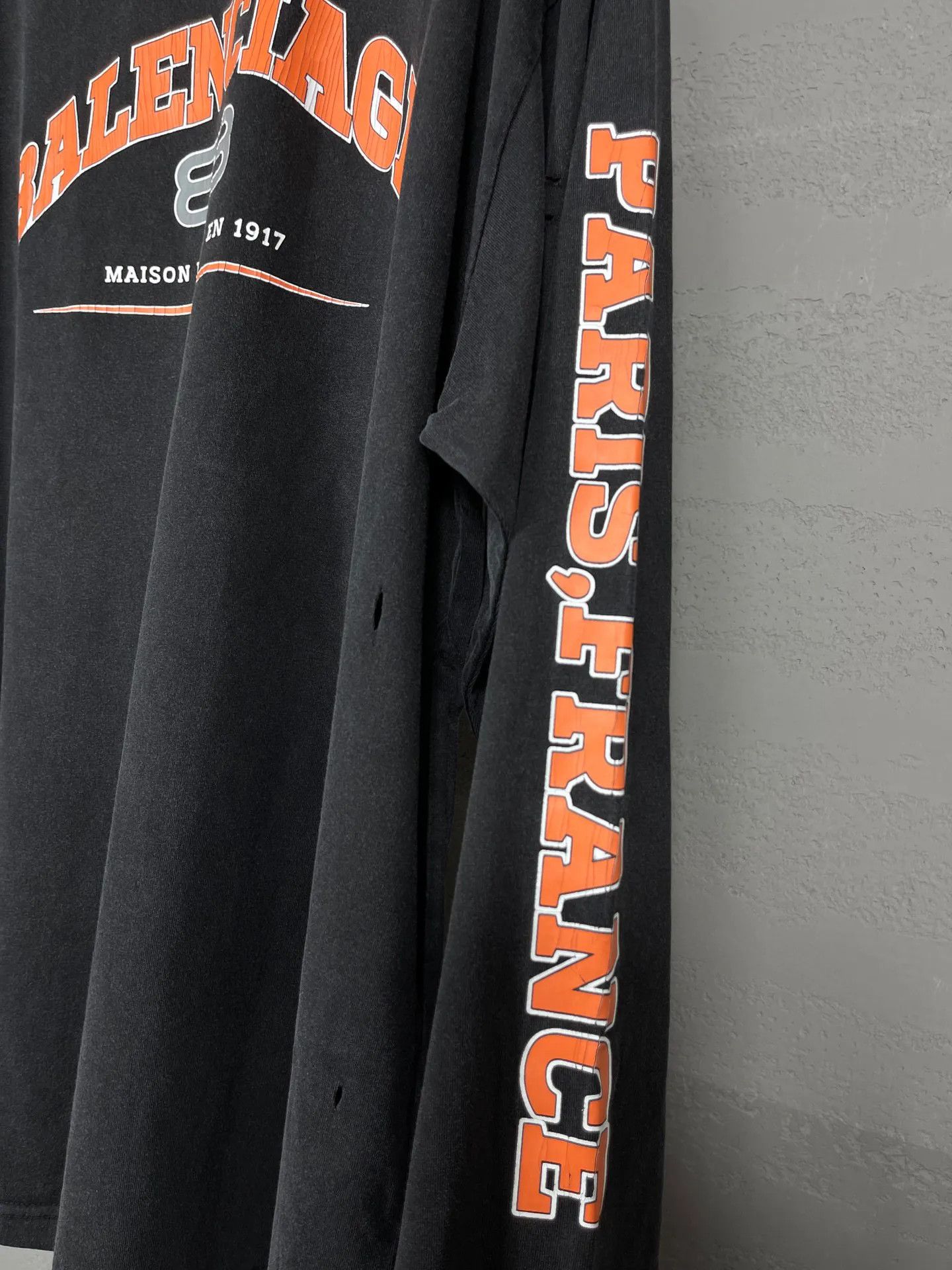 Balenciaga o1s1wg110624 Med Molleton Regular Crewneck in Black Size US XS / EU 42 / 0 - 5 Thumbnail