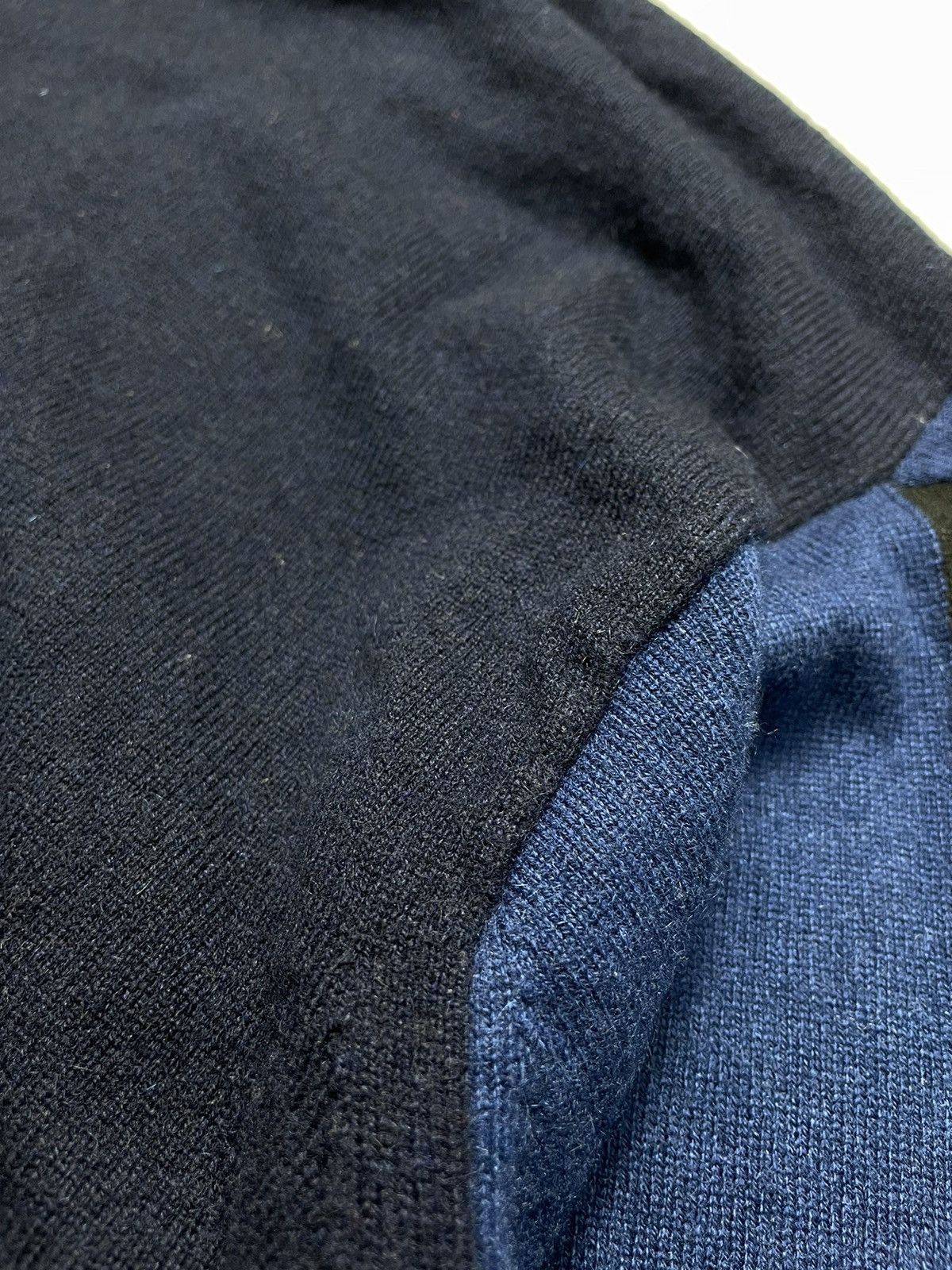 Alexander McQueen Alexander McQueen Silk Cashmere V-Neck Sweater S Size US S / EU 44-46 / 1 - 11 Thumbnail