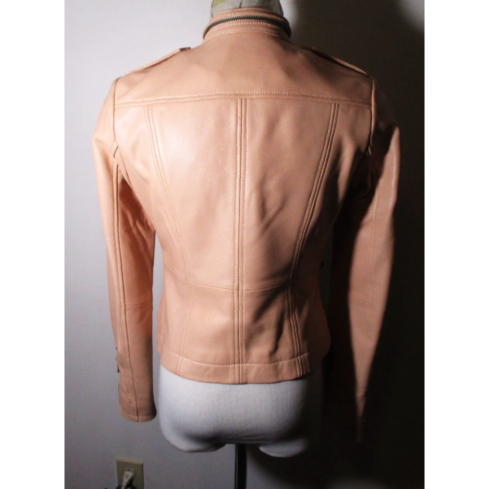 Vintage G.I.L.L. Peach Full Zip 100% Leather Mock Neck Jacket Women's Size 2 Shirt (Long Sleeve) Jacket Women's Peach 2 Leather G.I.L.L. Vintage? No. Size XS / US 0-2 / IT 36-38 - 5 Thumbnail