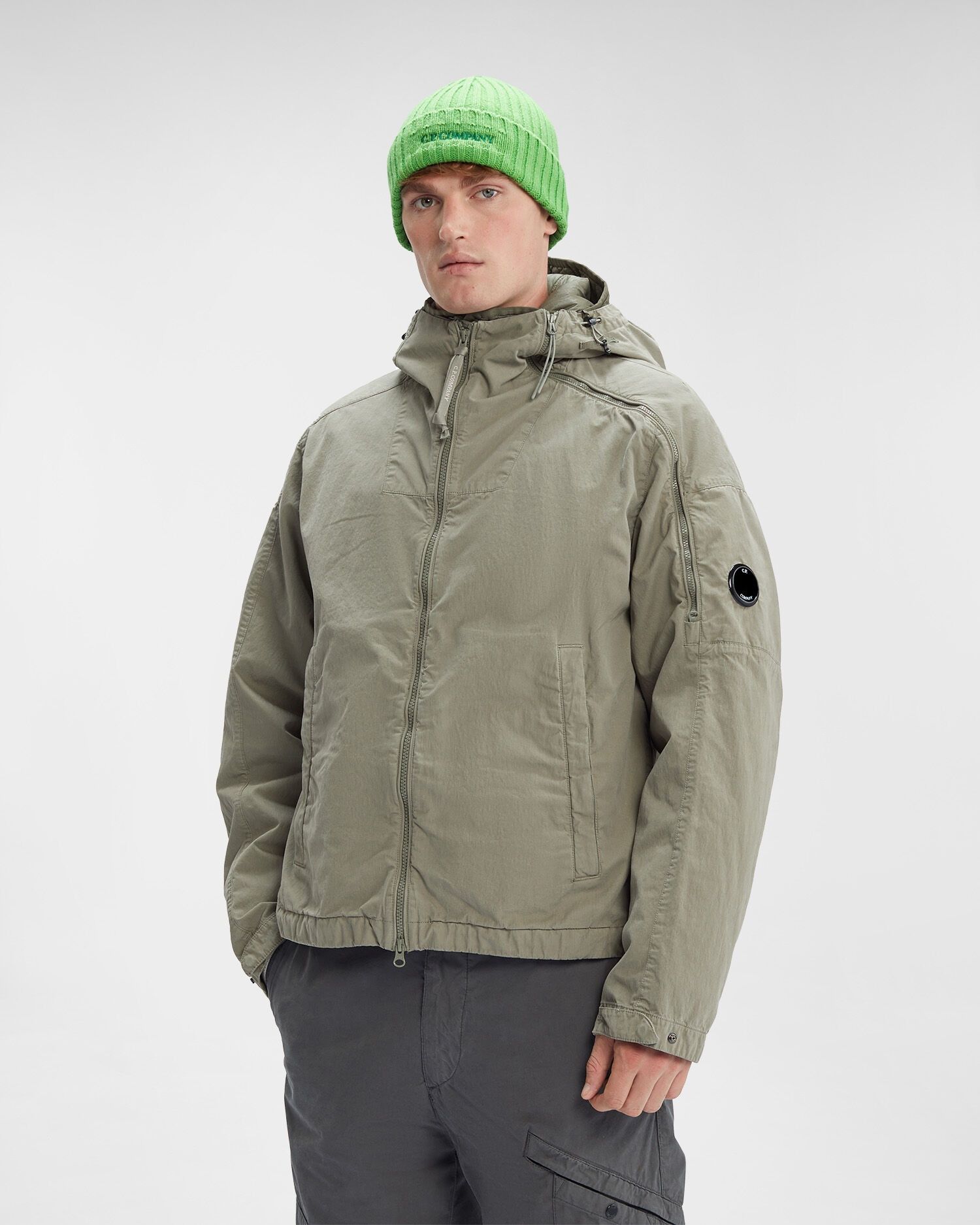 C.P. Company o1y1224 Logo Hooded Jacket in Sage Green Size US M / EU 48-50 / 2 - 2 Thumbnail