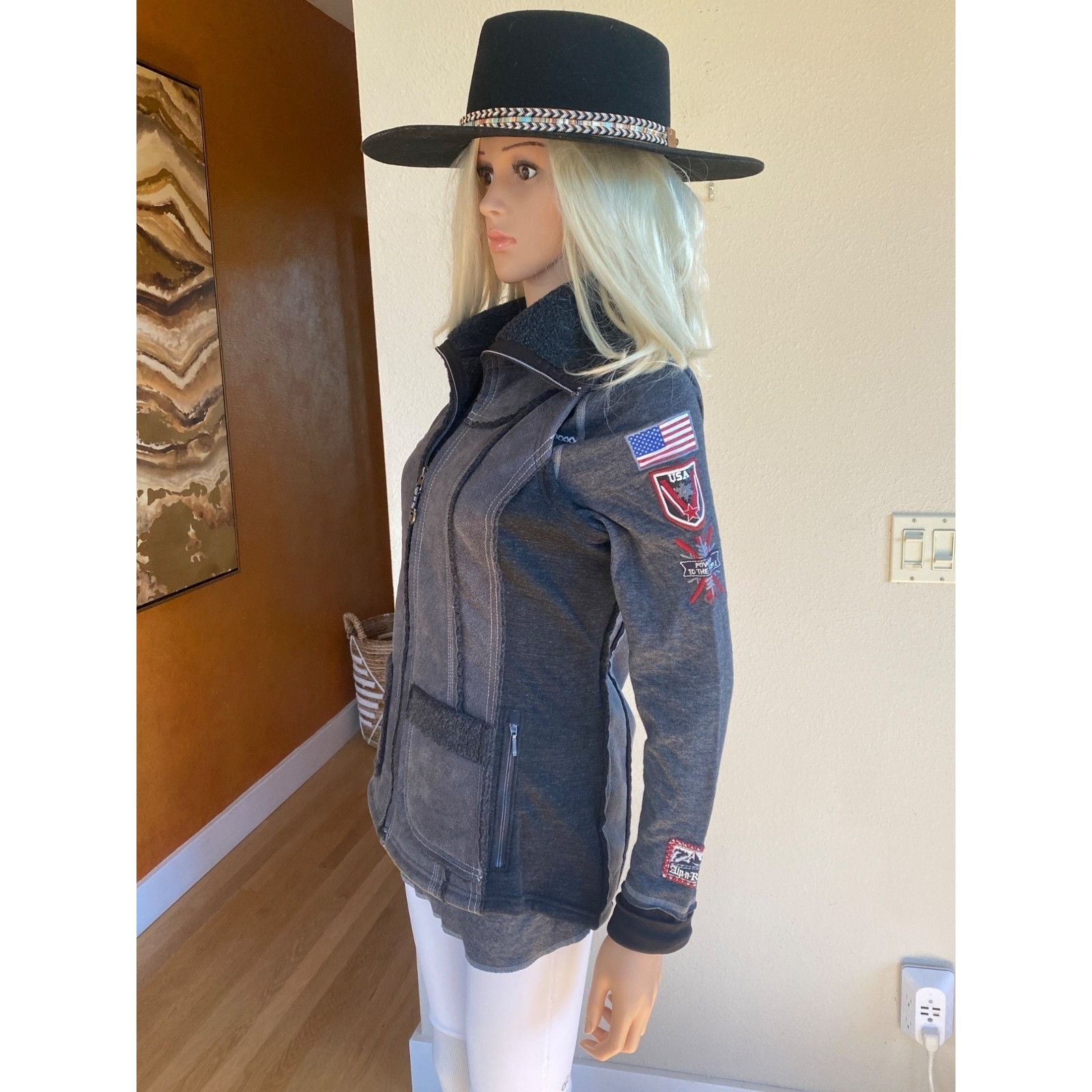 Kuhl NWT KUHL Women's S Raven Gray Black Dani Sherpa Vest Italian Size S / US 4 / IT 40 - 5 Thumbnail