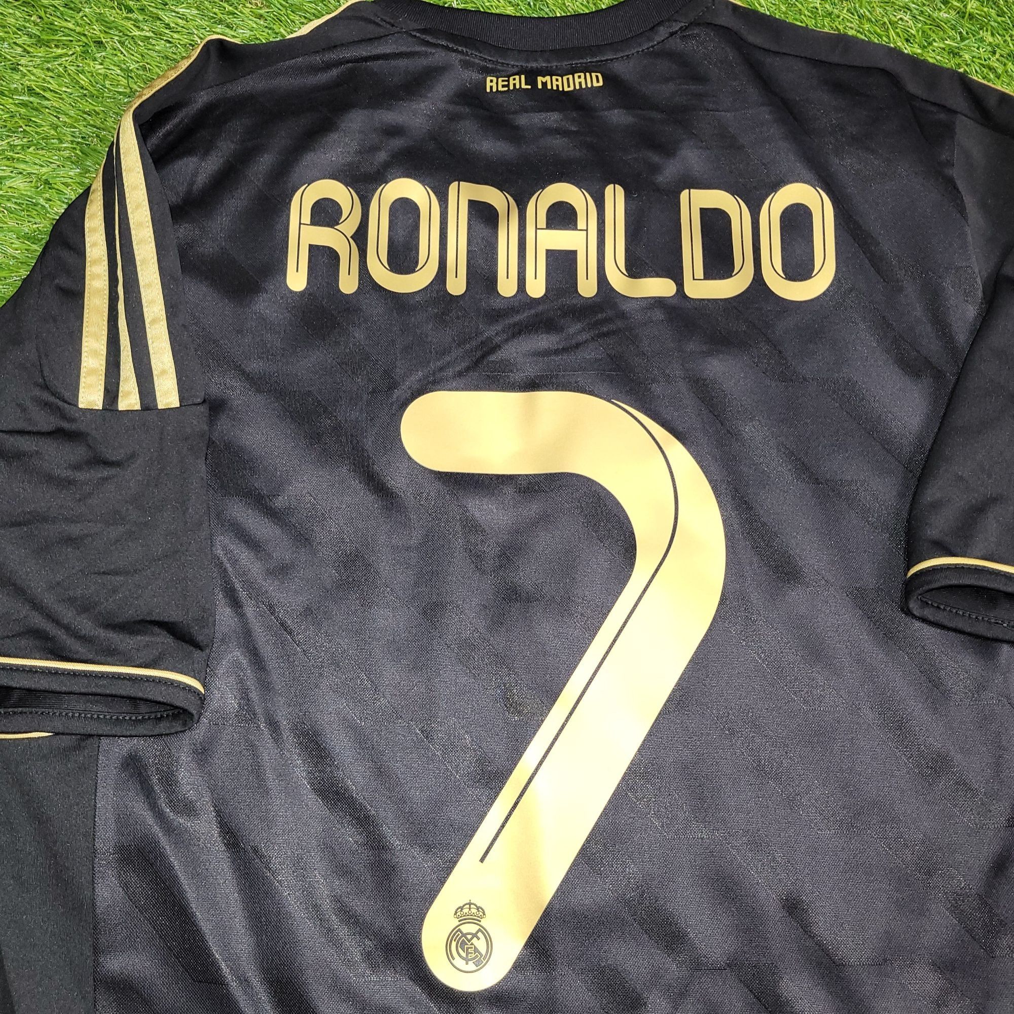 Adidas Cristiano Ronaldo Real Madrid 2011 2012 Away Soccer Jersey M Size US M / EU 48-50 / 2 - 3 Thumbnail