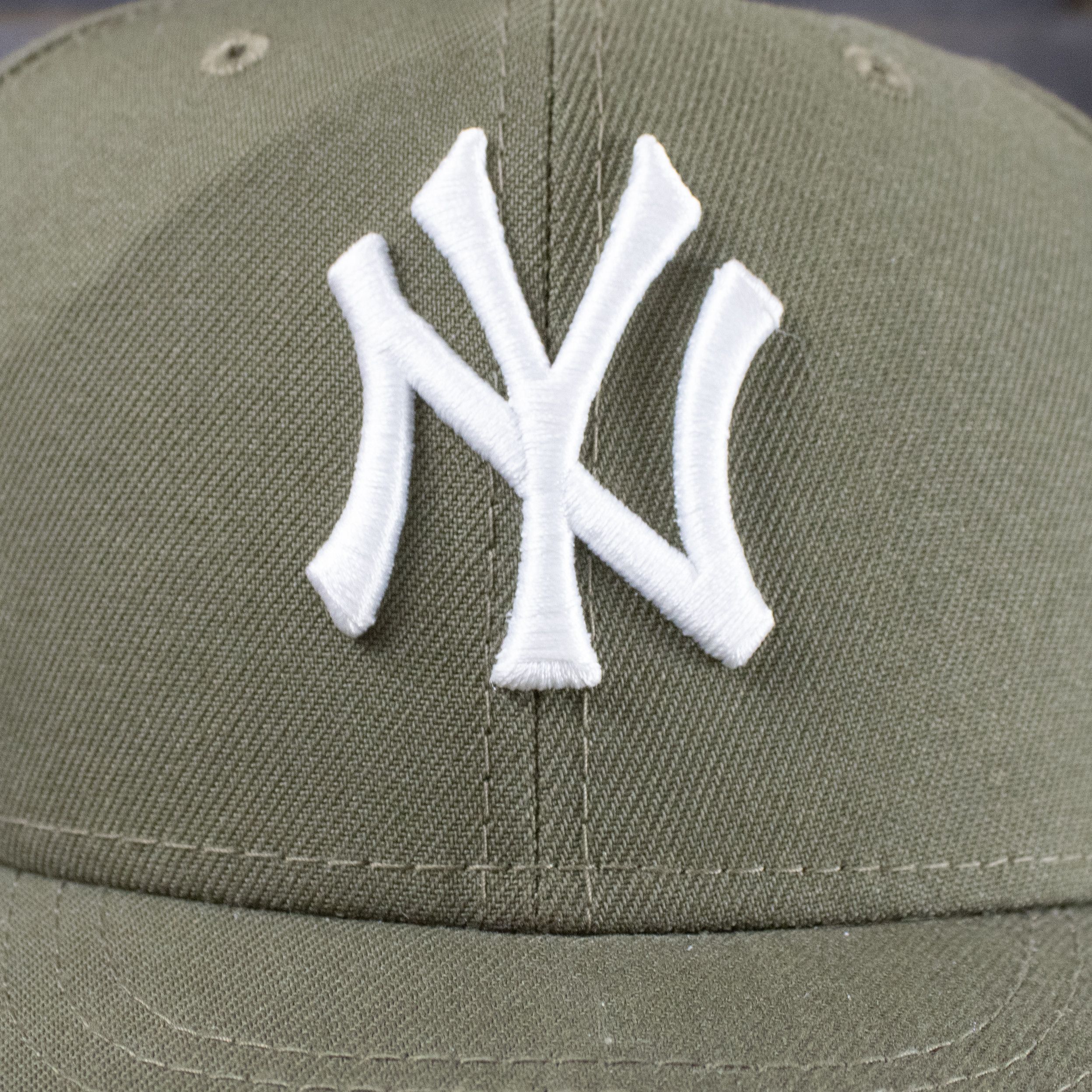 MLB New Era 50/59 New York Yankee 7 ⅜ Olive Green Fitted Hat Size ONE SIZE - 3 Thumbnail