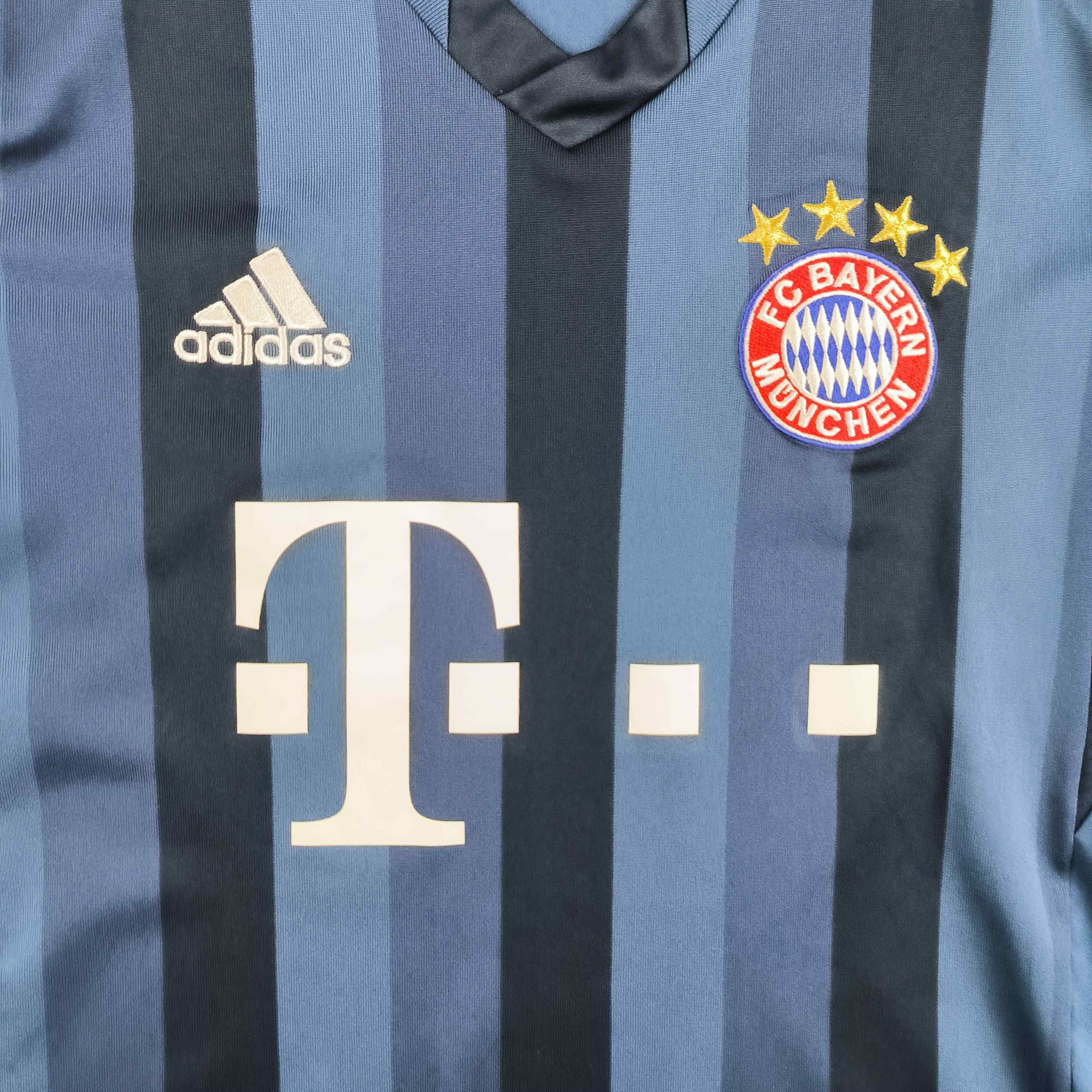 Bayern Munich 2013-14 Adidas third football jersey size S