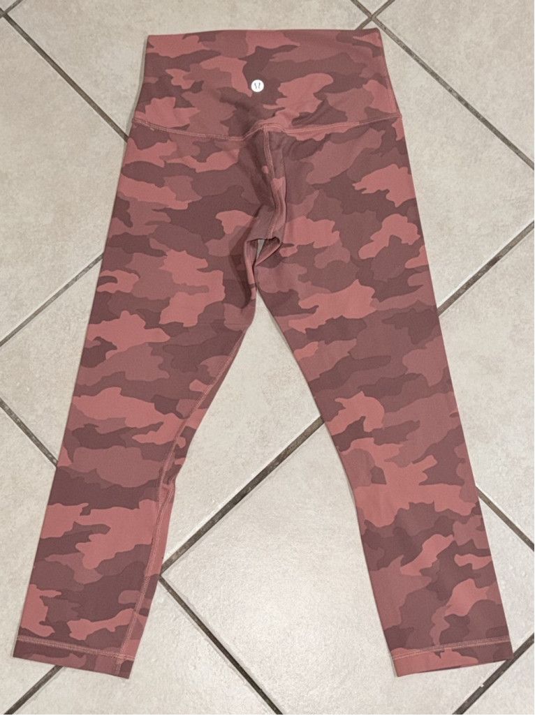 Lululemon LULULEMON Align HIGH RISE CROP 21” CAMO BRIER ROSE SIZE 6 Size 28" / US 6 / IT 42 - 4 Thumbnail