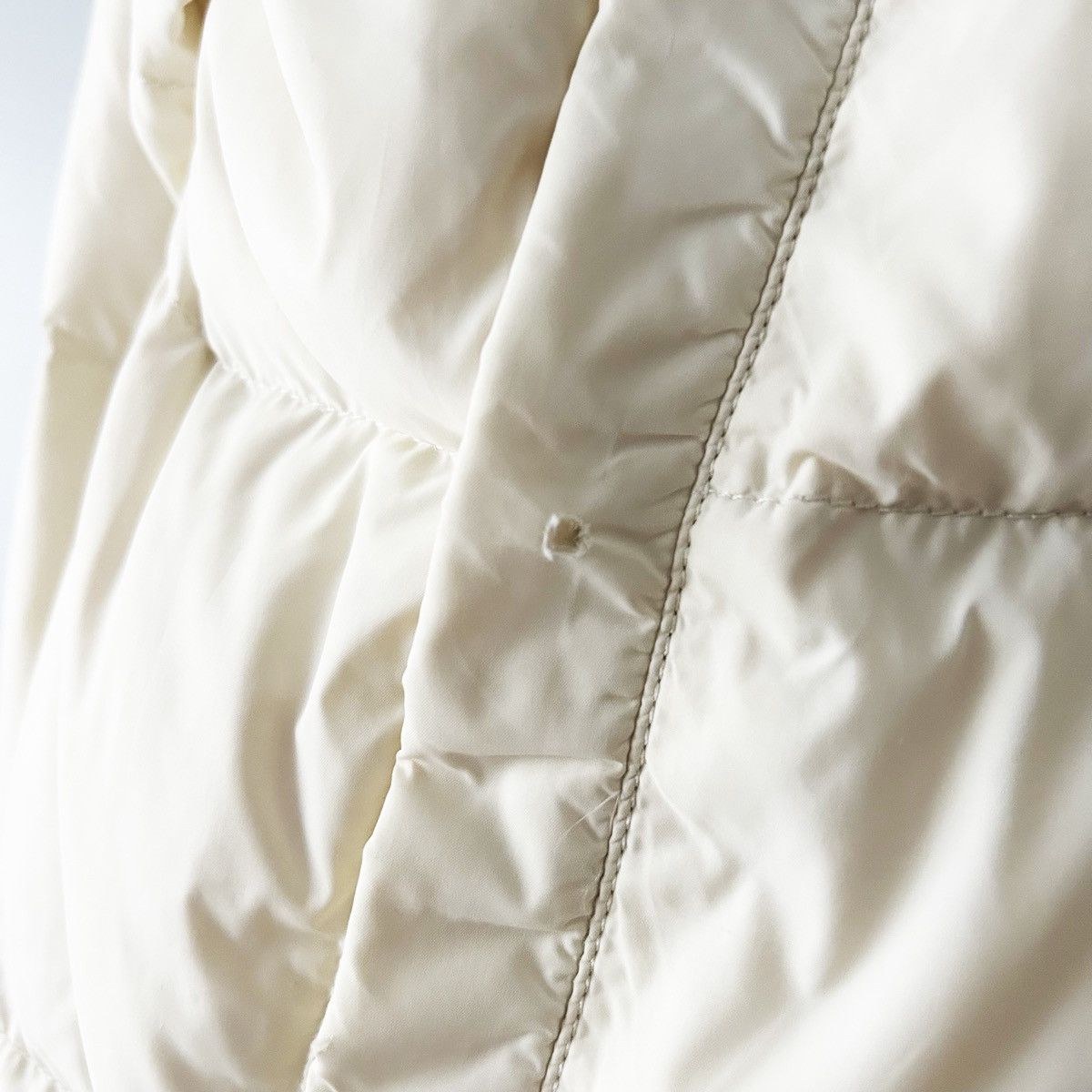 Moncler Moncler puffer jacket on off white cream Size US M / EU 48-50 / 2 - 3 Thumbnail