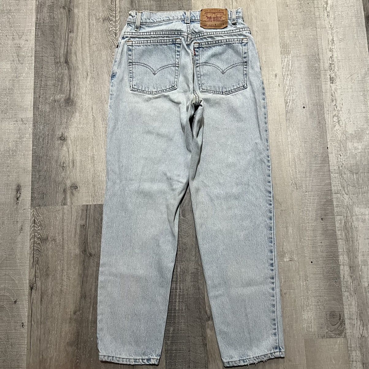 Levi's × Vintage VTG Levis 550 Womans Lightwash Relaxed 90s Denim USA 8 Jeans Size 28" / US 6 / IT 42 - 1 Thumbnail