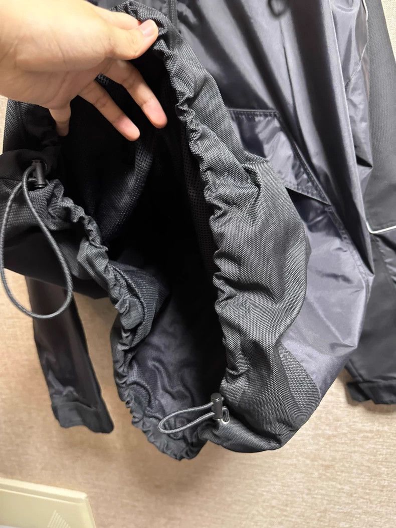 Balenciaga Balenciaga Embroidered Logo Reflective Half-Zip Sports Win Size US S / EU 44-46 / 1 - 3 Thumbnail