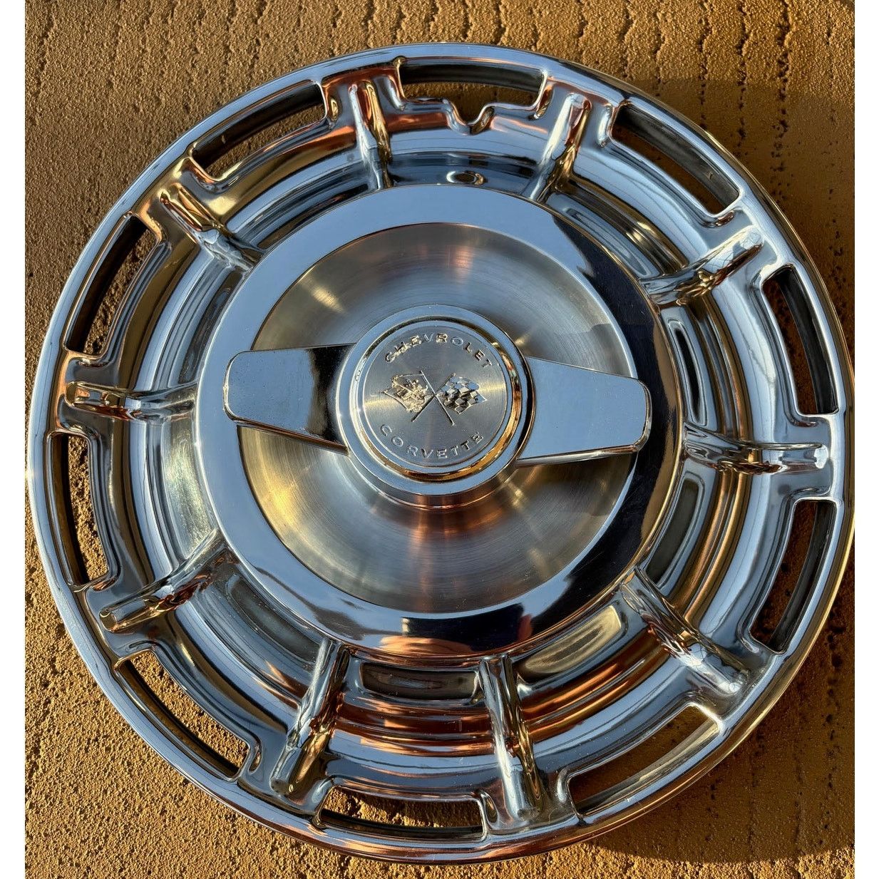 Chevrolet 1959-62 CHEVROLET CORVETTE HUBCAP WHEEL COVER VINTAGE Size 28 - 3 Thumbnail