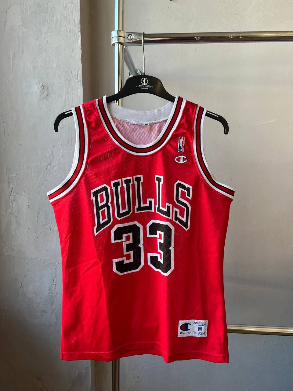 NBA NBA CHICAGO BULLS #33 PIPPEN 90’S BASKETBALL JERSEY RARE M Size US M / EU 48-50 / 2 - 2 Thumbnail