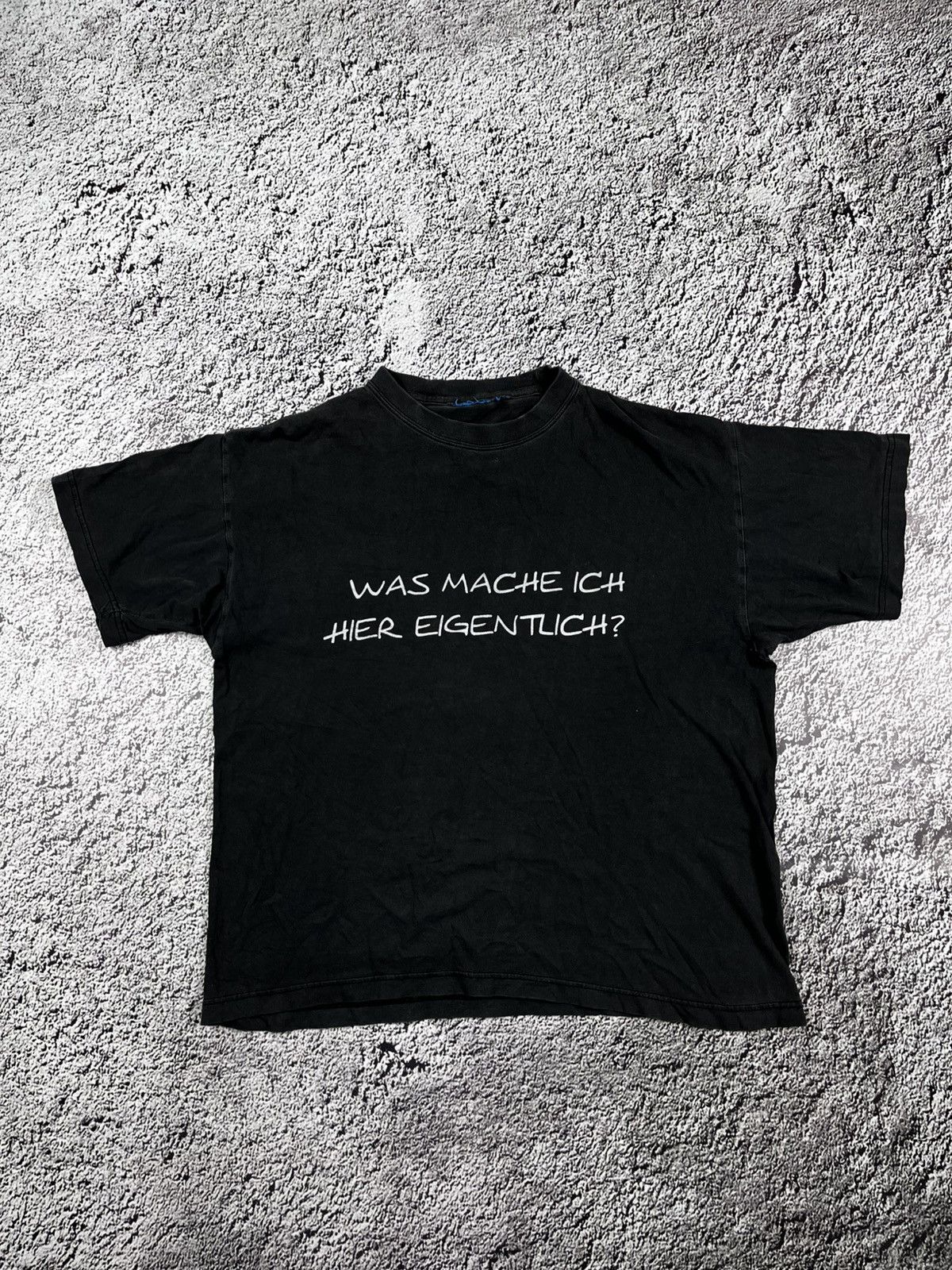 Band Tees Vintage Y2K Humor «What am I doing here» big logo faded tee Size US M / EU 48-50 / 2 - 2 Thumbnail