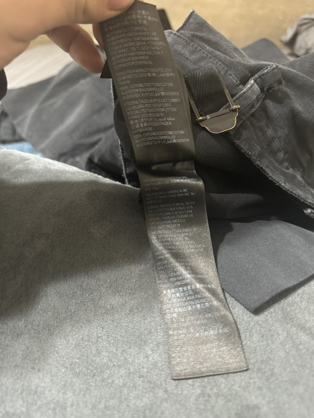 Balenciaga Balenciaga Distressed Large Cargo Pants Size US 30 / EU 46 - 13 Thumbnail