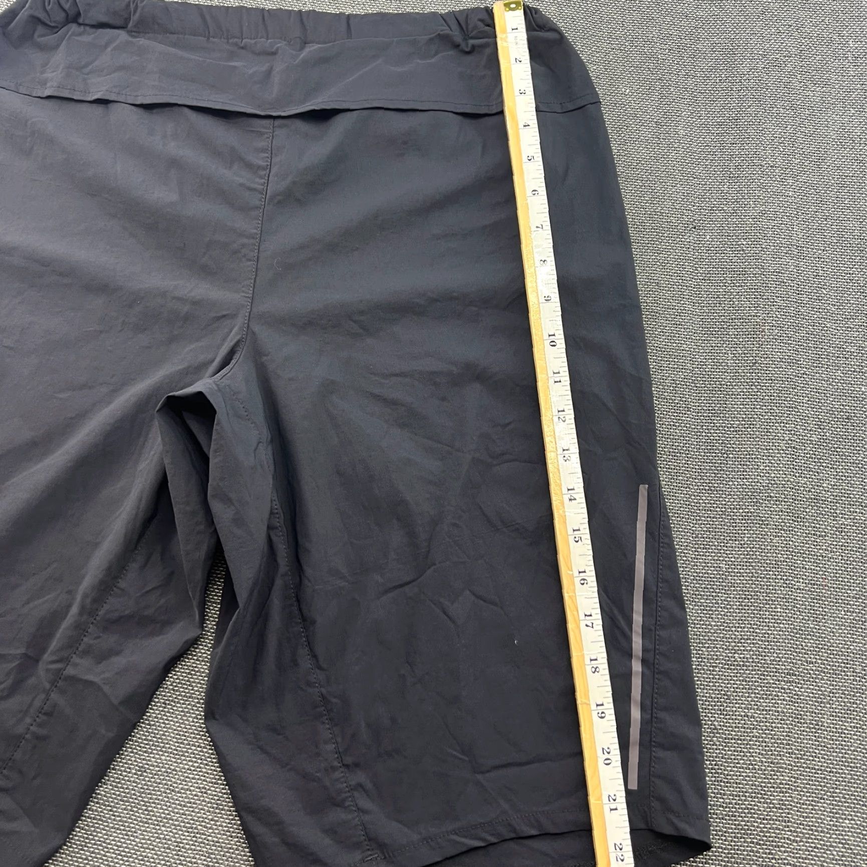 Salomon Salomon Devold Shorts Womens Large Merino Wool Blend Outdoor Running Sports Track Gray Pink Size 28" / US 6 / IT 42 - 3 Thumbnail