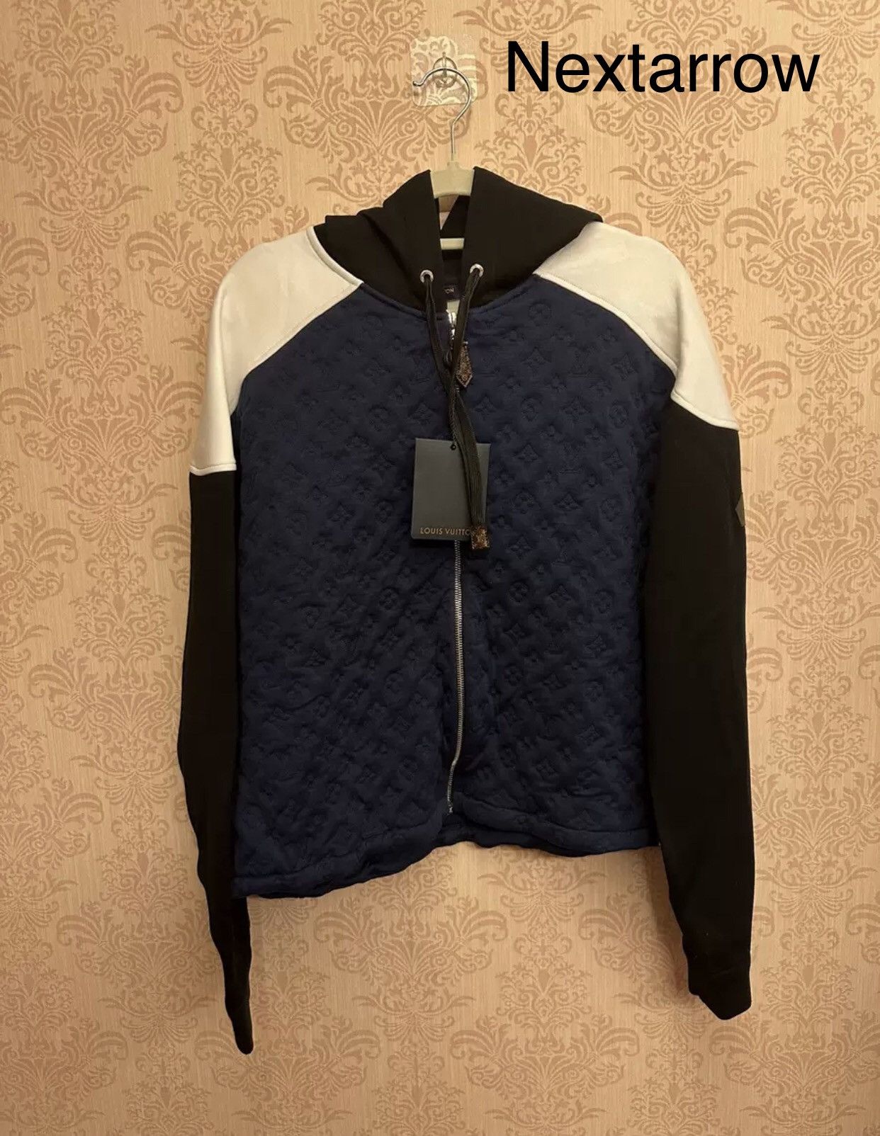 Louis Vuitton Louis Vuitton LV's new embossed floral patchwork jacket Size US L / EU 52-54 / 3 - 1 Thumbnail