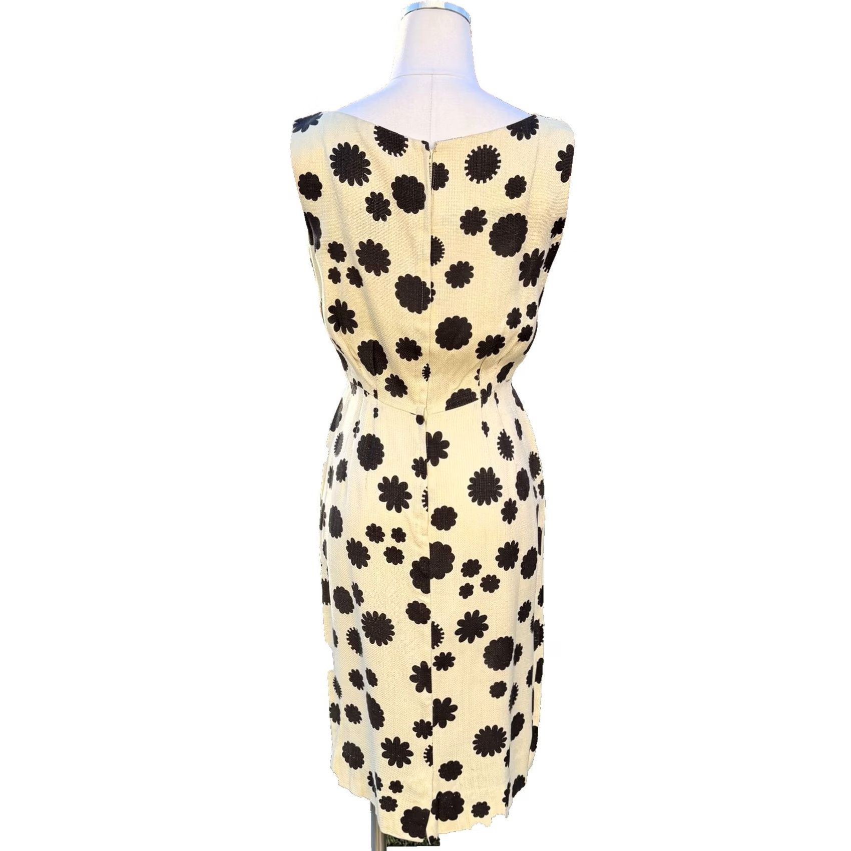 Vintage VINTAGE Jonny Herbert Dress Womens Medium White Black Floral Sheath Mod 60s Size S / US 4 / IT 40 - 3 Thumbnail