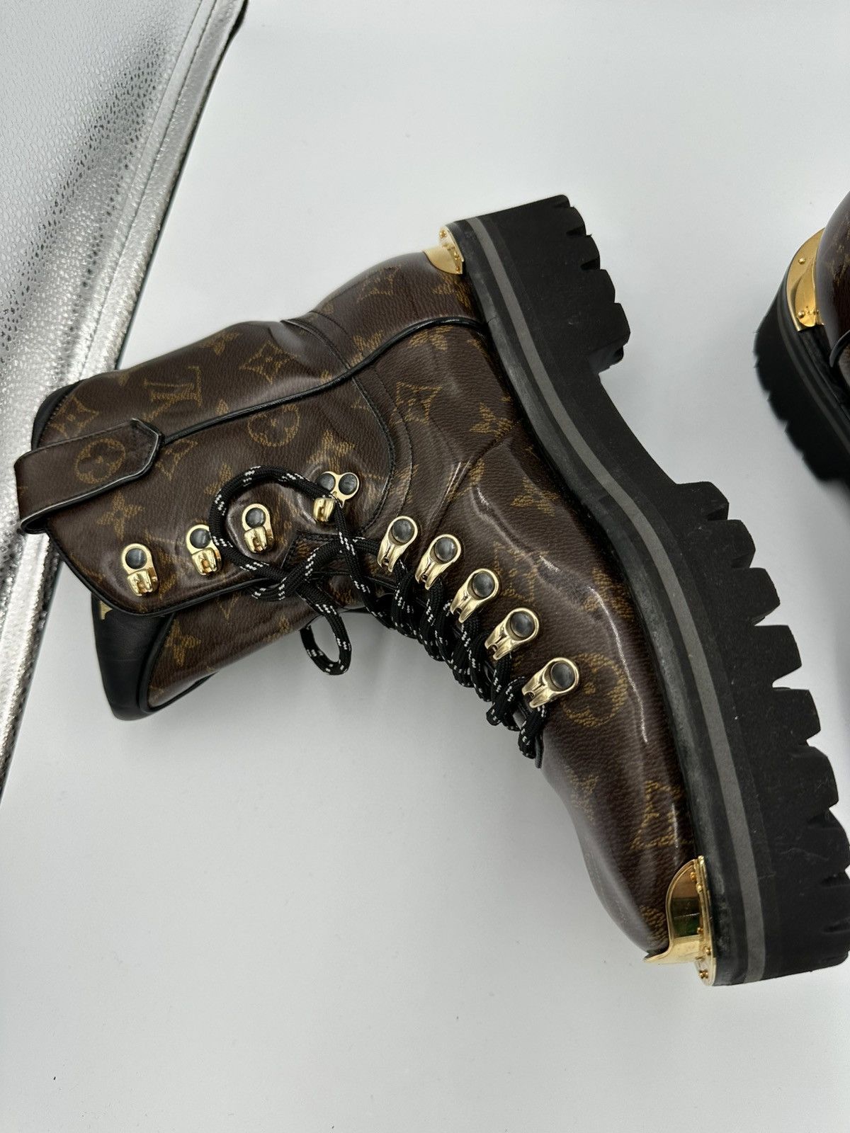 Louis Vuitton Louis Vuitton Rare Boots Size US 5.5 / IT 35.5 - 14 Thumbnail