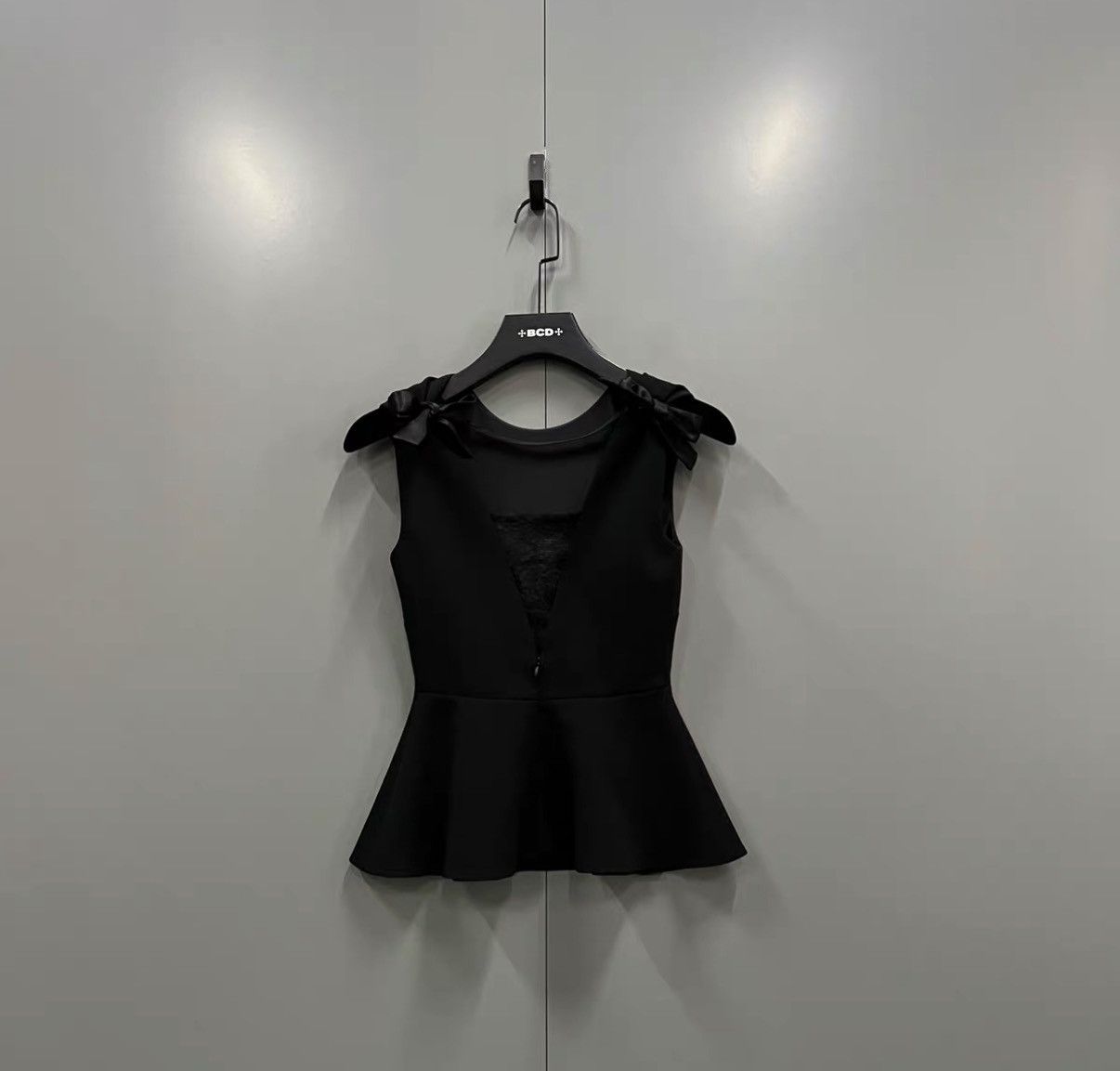 Miu Miu Miu Miu Black Bow Top J41 Size XS / US 0-2 / IT 36-38 - 2 Thumbnail