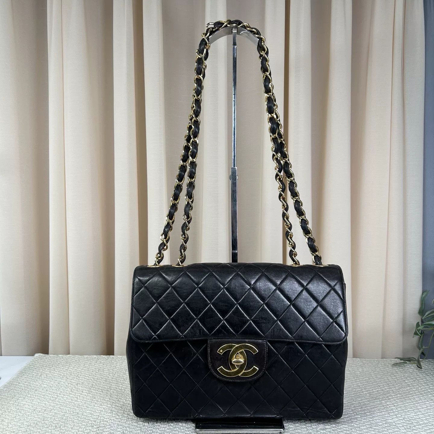 Chanel Pre-loved Bag Very good condition Size ONE SIZE - 1 Thumbnail