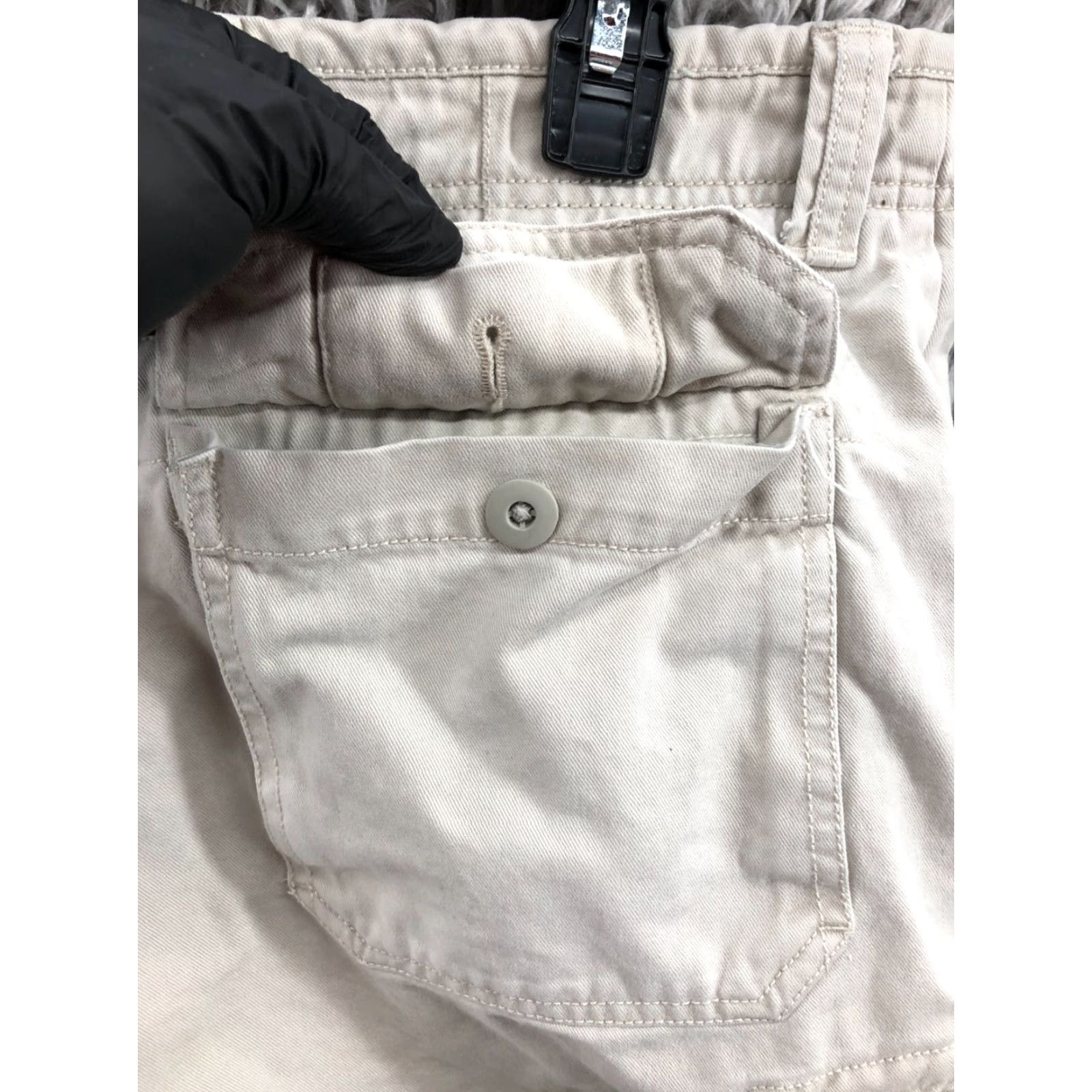 Gap Gap Mens Cargo Shorts 34 Beige Medium Wash 5-Pocket Regular Rise Mid Weight Cotton Blend Logo - Vintage? No Size US 34 / EU 50 - 6 Thumbnail