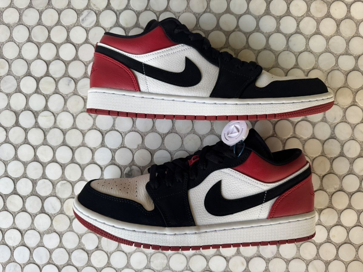 Jordan Brand (2019) 10 Jordan 1 Low Black Toe White OG Size US 10 / EU 43 - 5 Thumbnail