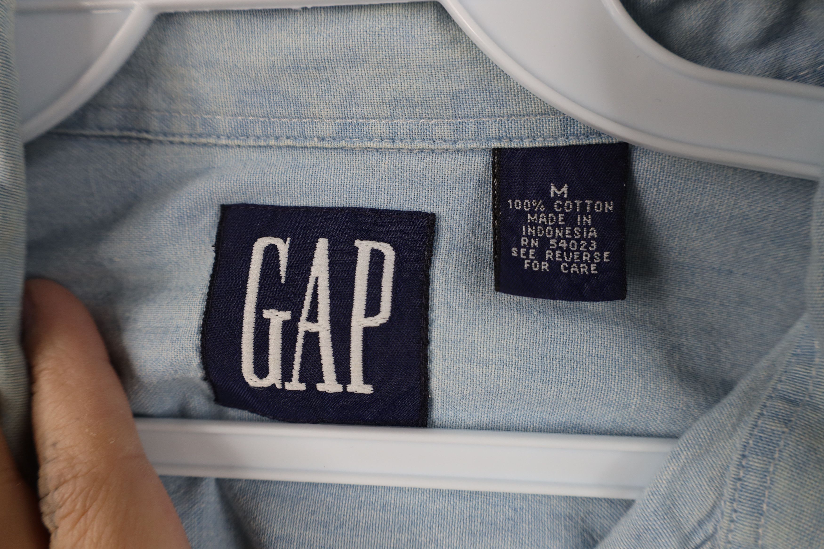 Gap Vintage 90s Gap Denim Jean Collared Button Down Shirt Blue Size US M / EU 48-50 / 2 - 10 Thumbnail