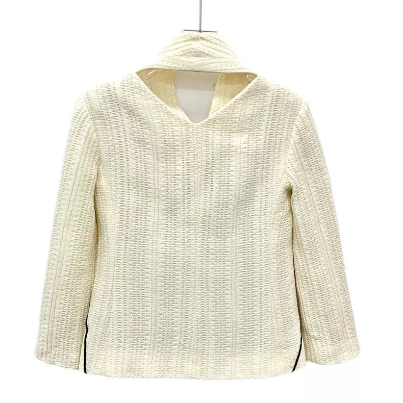 Chanel Chanel Off-white cotton pearl button long-sleeved jacket Size XS / US 0-2 / IT 36-38 - 2 Thumbnail