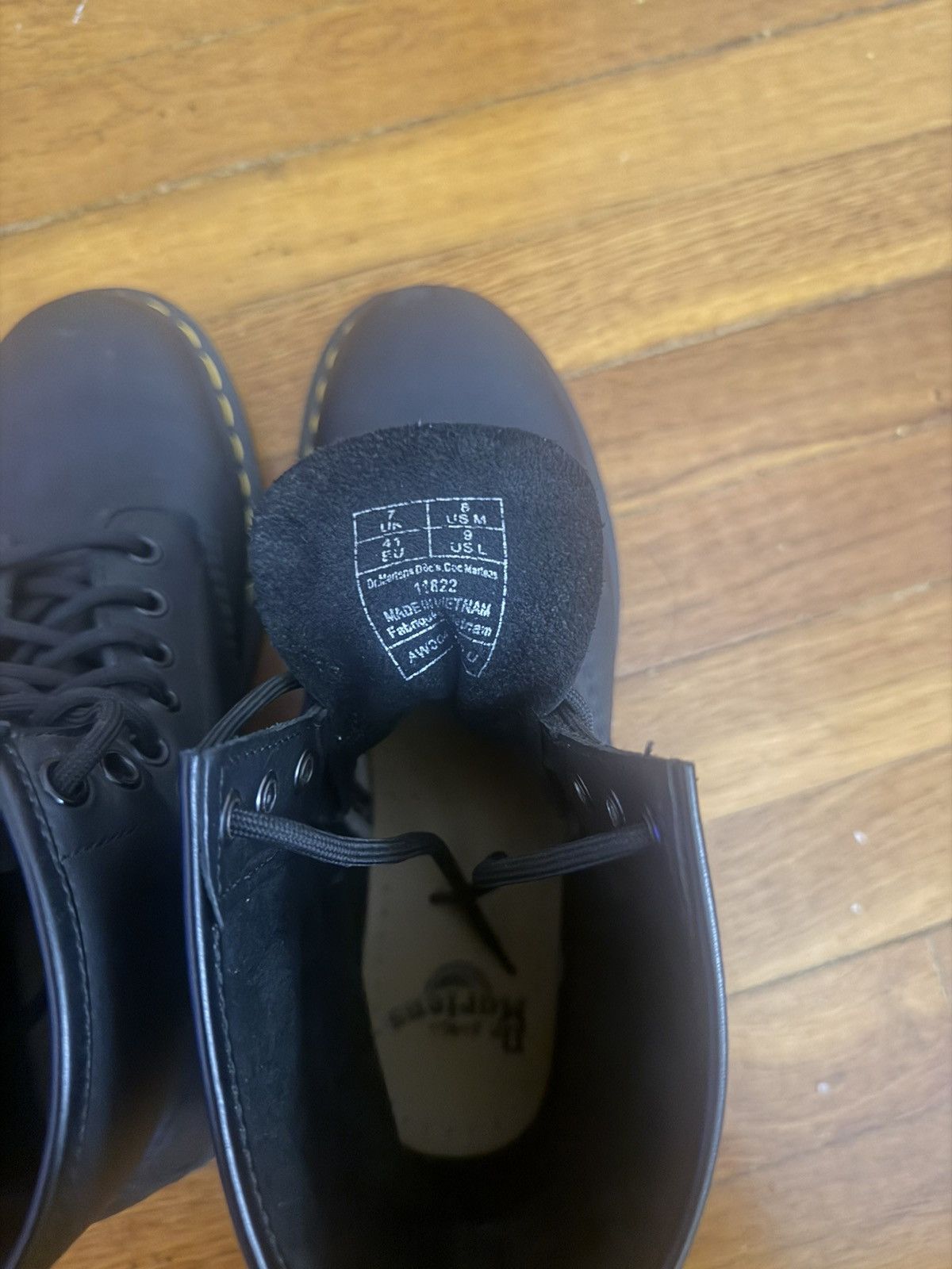 Dr. Martens Doc Martens 1460 Size US 8 / EU 41 - 4 Thumbnail