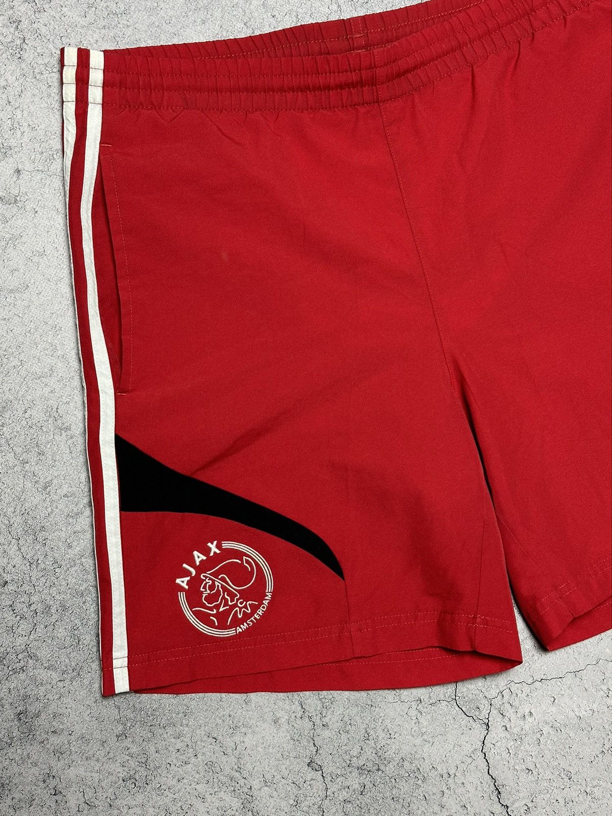 Adidas Adidas Ajax Amsterdam Football Soccer Red Shorts Size US 32 / EU 48 - 2 Thumbnail