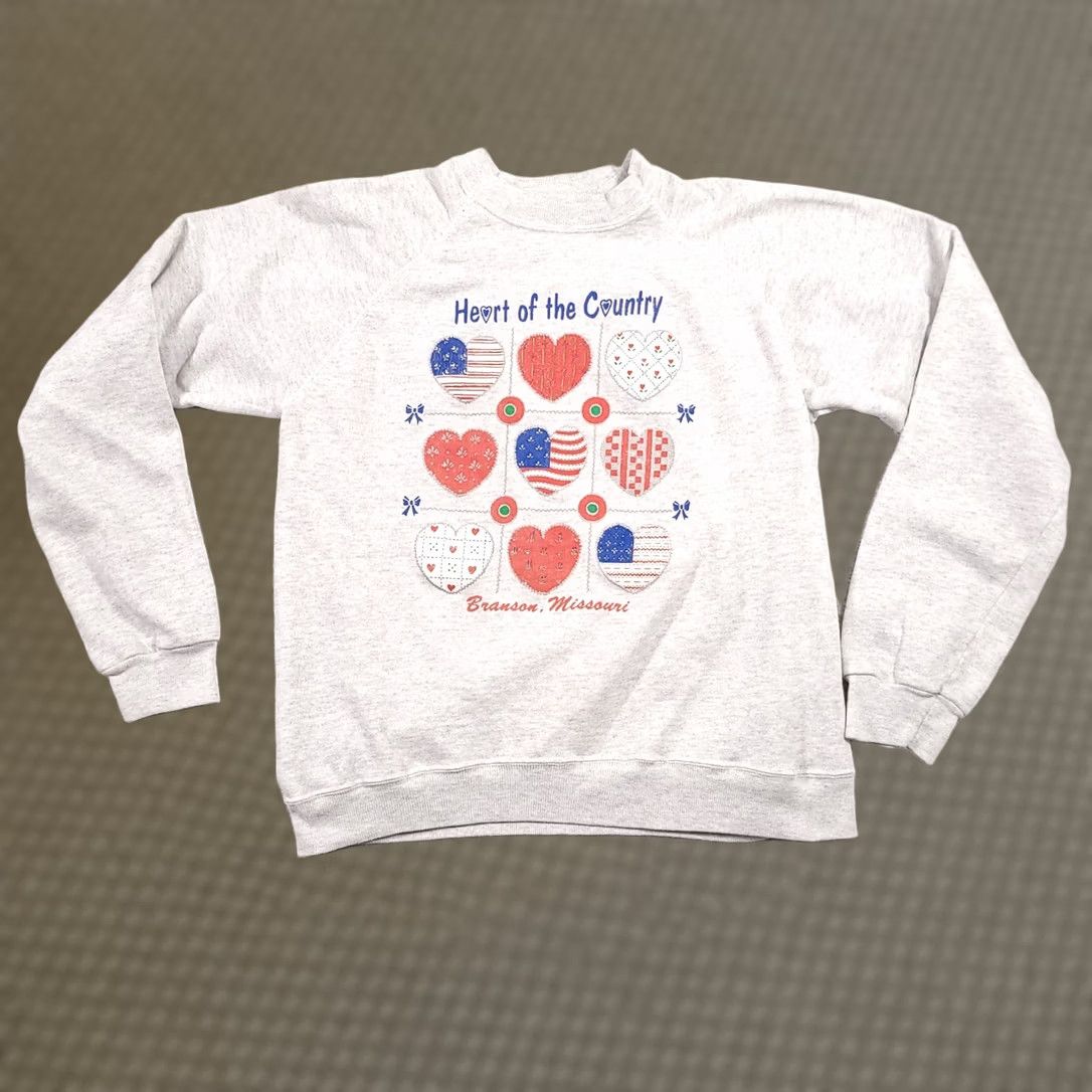 Hanes VINTAGE Hanes Crewneck Sweatshirt Women's Large Gray Branson Hearts USA Made Size L / US 10 / IT 46 - 1 Thumbnail