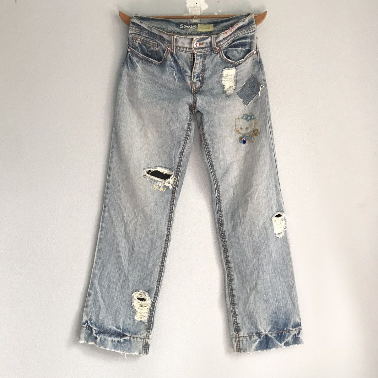 Disney Hello kitty sanrio reworked jeans distressed straightcut Size 32" / US 10 / IT 46 - 1 Thumbnail