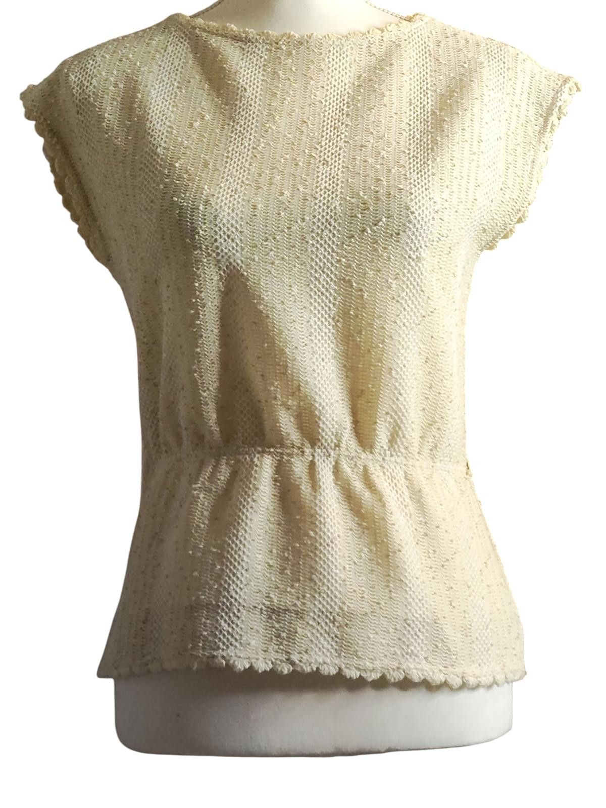 Designer Cream Textured Sleeveless Knit Top with Waist Detail Size M / US 6-8 / IT 42-44 - 2 Thumbnail