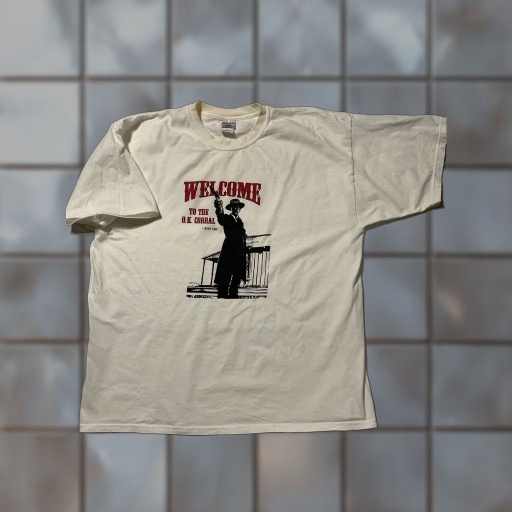 Gildan VINTAGE Wyatt Earp Welcome To O.K. Corral Gunfight Western Outlaw T-Shirt Sz.XXL Men's White T-Shirt Western Mens 2XL Size US XXL / EU 58 / 5 - 1 Thumbnail