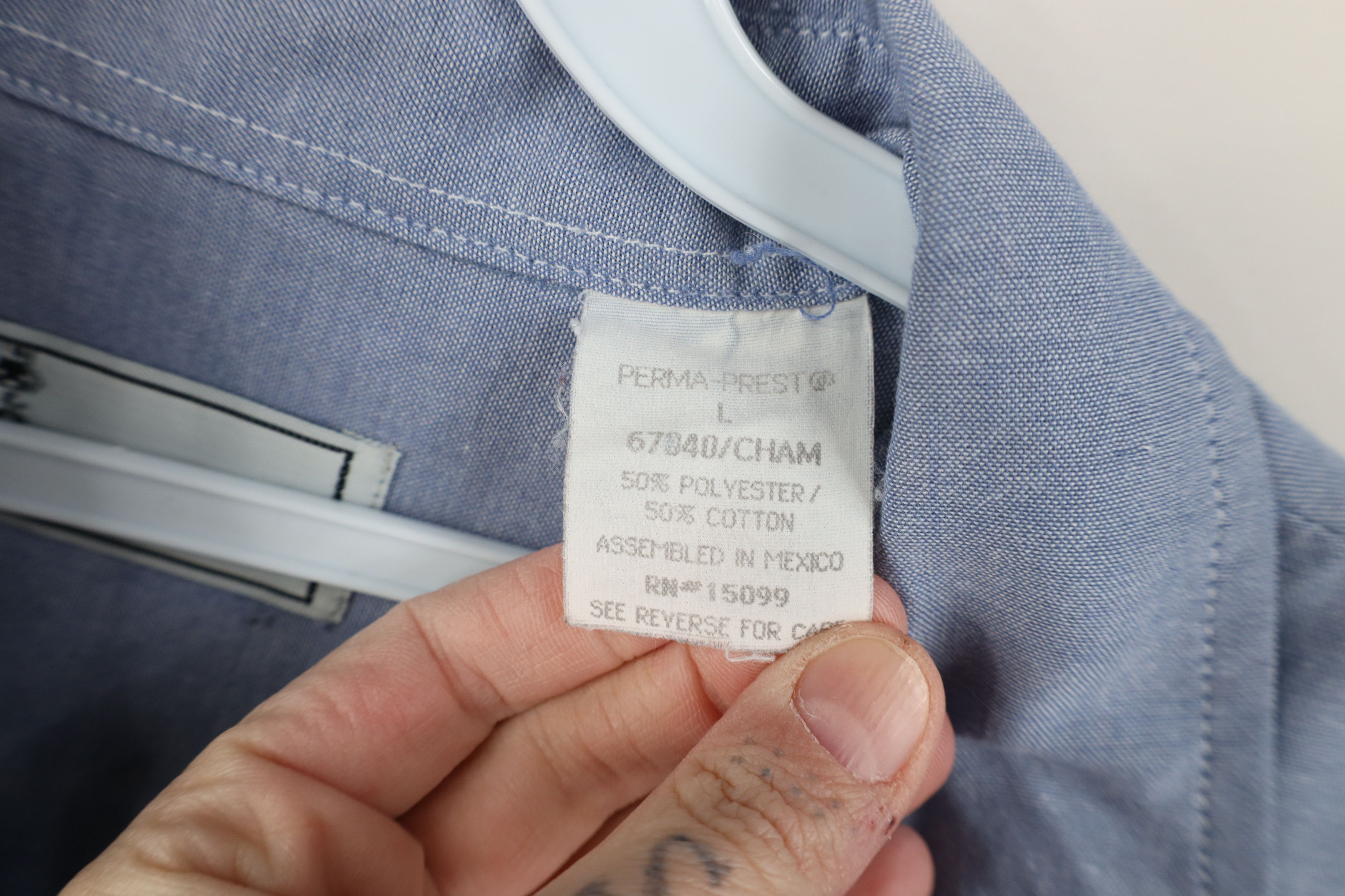 Vintage Vintage 90s Streetwear Chambray Button Shirt Workwear Blue Size US L / EU 52-54 / 3 - 11 Thumbnail