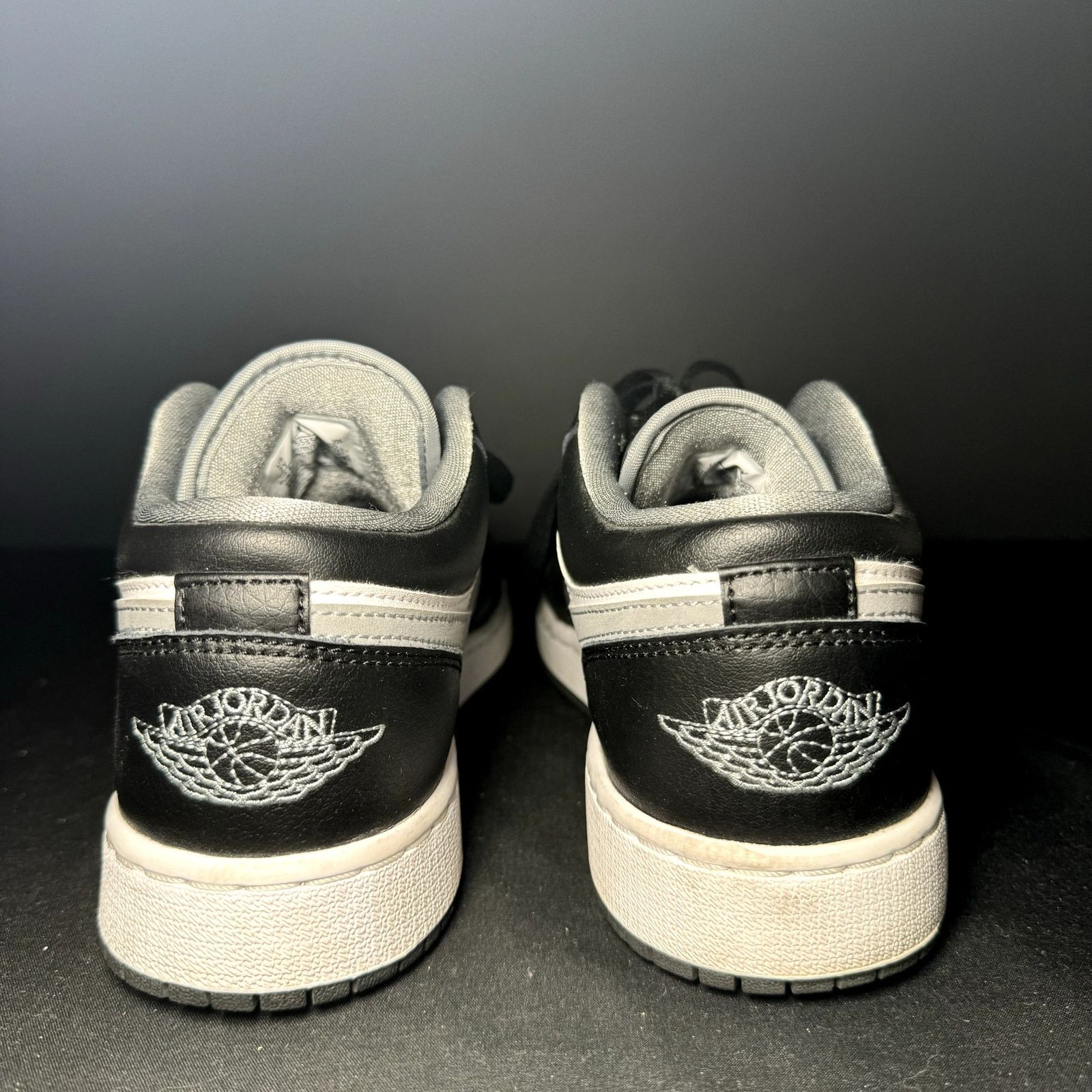 Jordan Brand × Nike Air Jordan 1 Low GS Black Medium Grey Men's Shoes - Size 7 Size US 7 / EU 40 - 4 Thumbnail