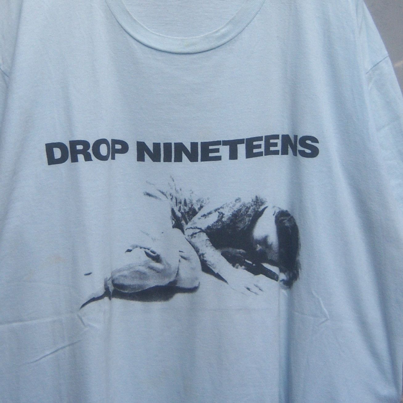 Band Tees Drop Nineteens Tour US 1992 Size US XL / EU 56 / 4 - 5 Thumbnail