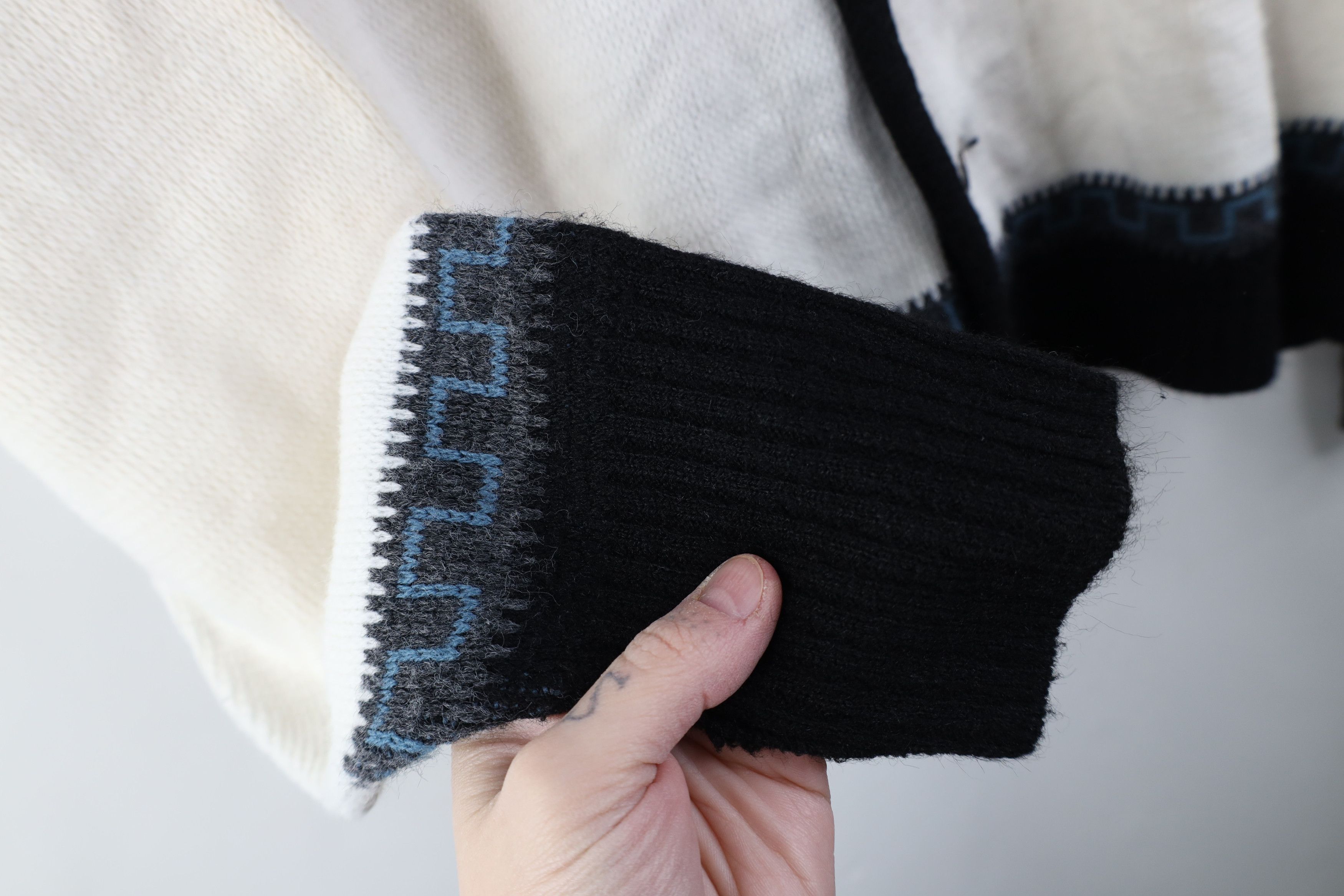 Vintage Vintage 60s 70s Streetwear Snowflake Fair Isle Sweater Size US XL / EU 56 / 4 - 8 Thumbnail