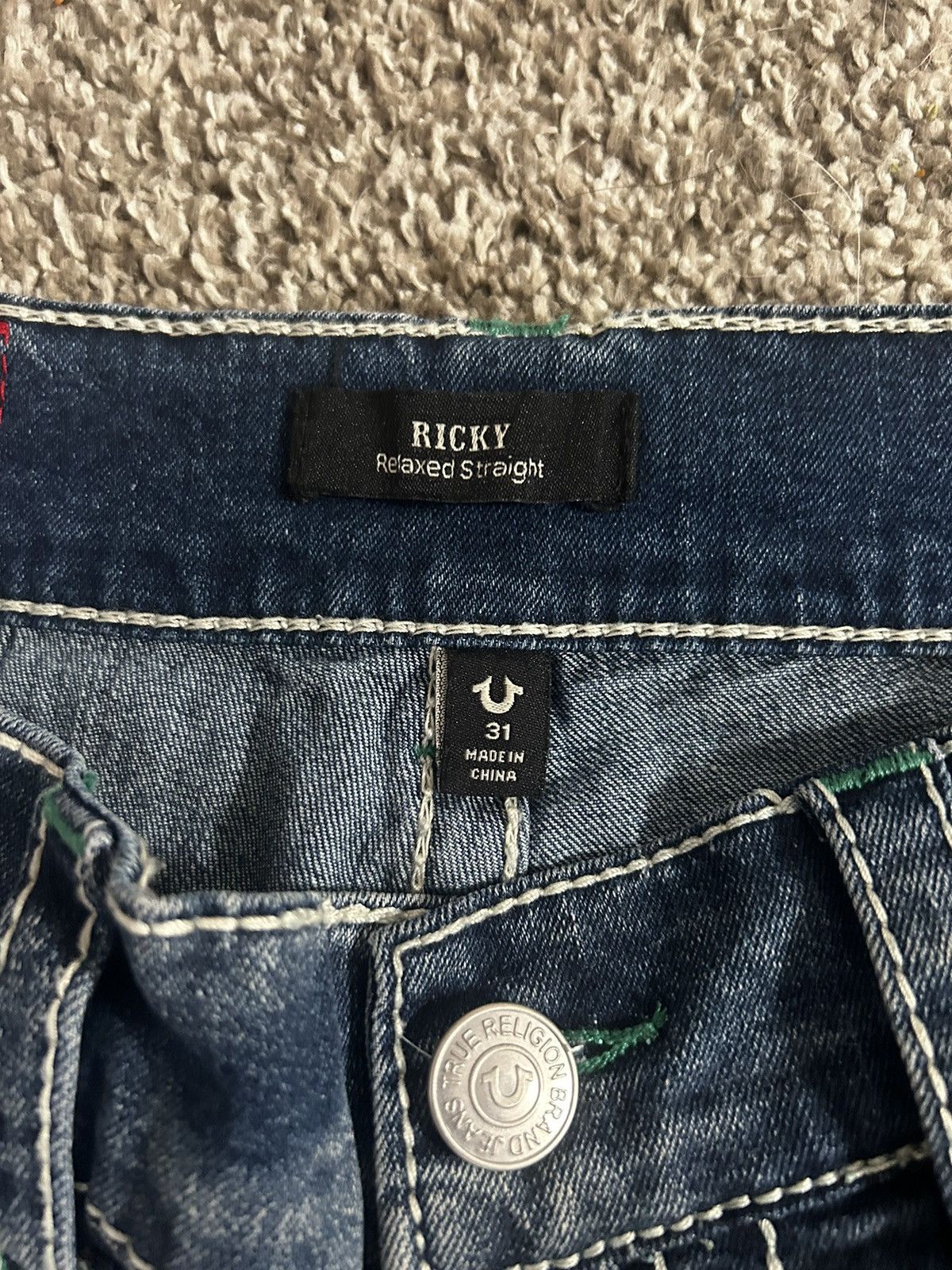 True Religion True Religion mid-rise, straight or bootcut jeans Size US 31 - 6 Thumbnail