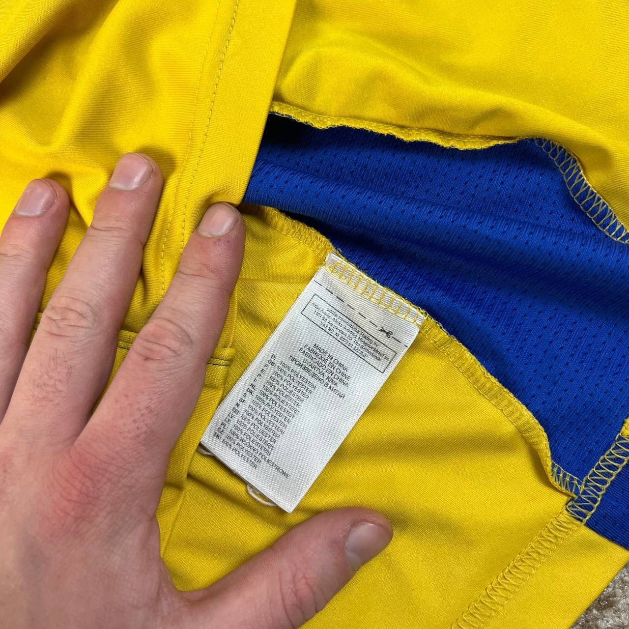 Adidas Adidas x Ukraine Vintage Y2K Home Soccer Jersey Size US M / EU 48-50 / 2 - 5 Thumbnail