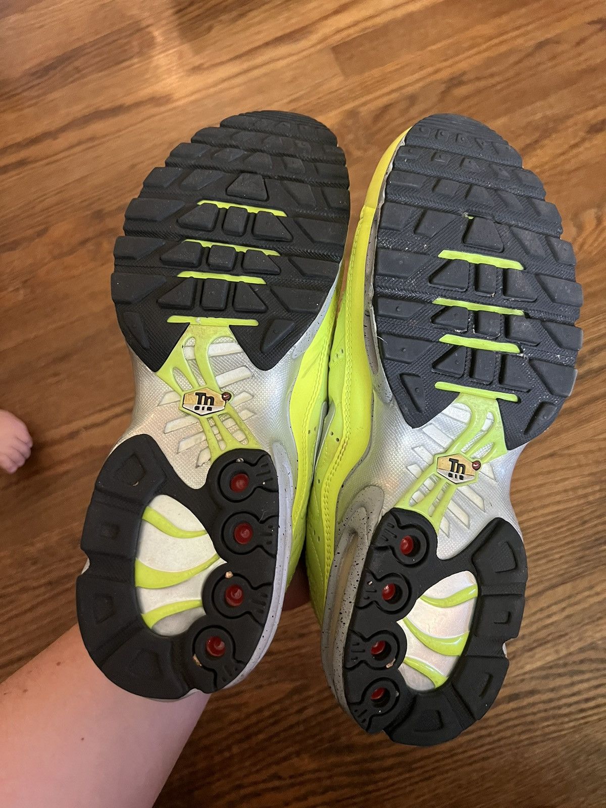 Nike Nike Air Max Plus Premium Volt Mens 8 Shoes Safety Yellow Size US 8 / EU 41 - 7 Thumbnail
