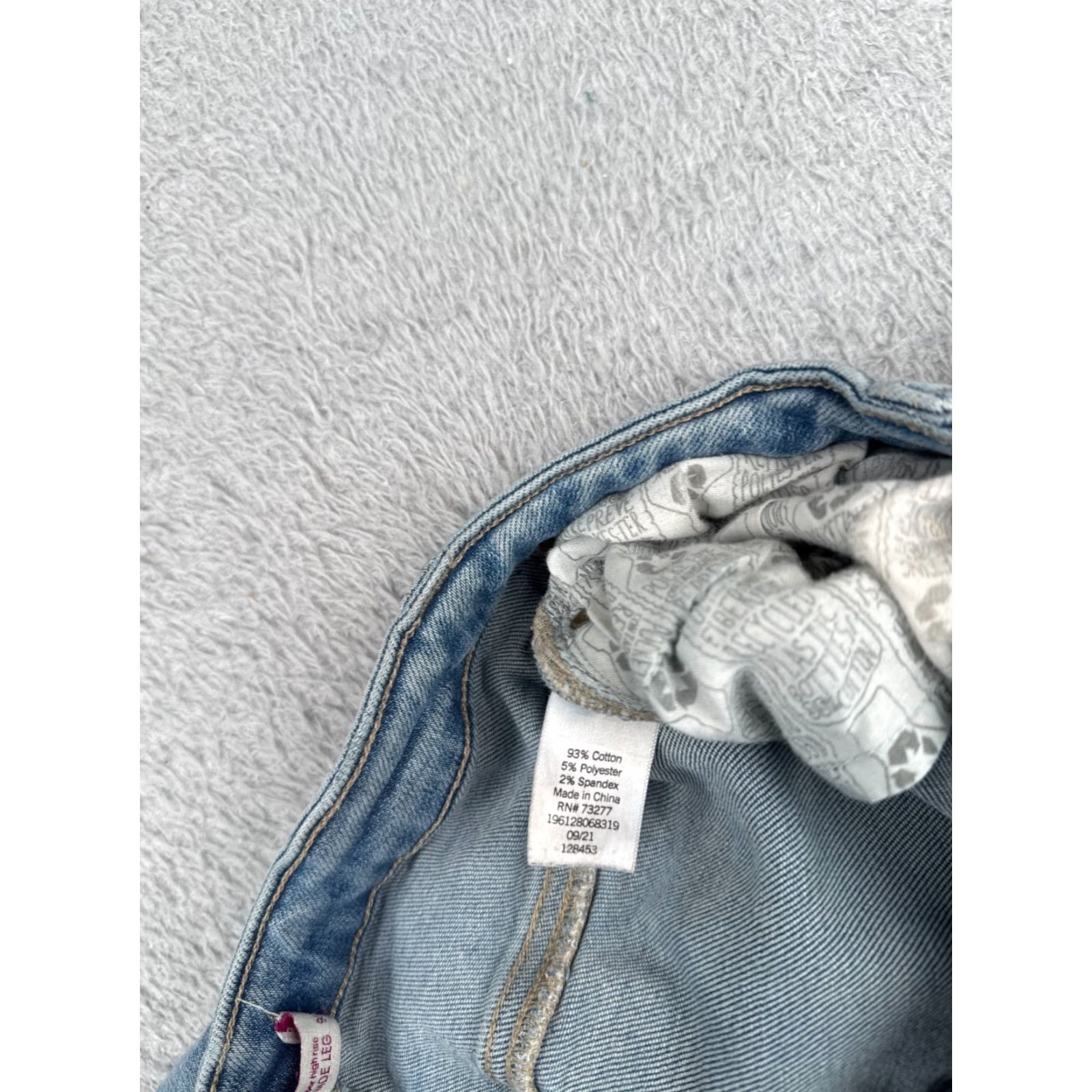 Vintage SO Jeans Juniors Blue Denim Wide Leg High Rise Jeans Women Cotton Blend Distressed 5-Pocket Design Medium Wash 9 Size 30" / US 8 / IT 44 - 7 Thumbnail