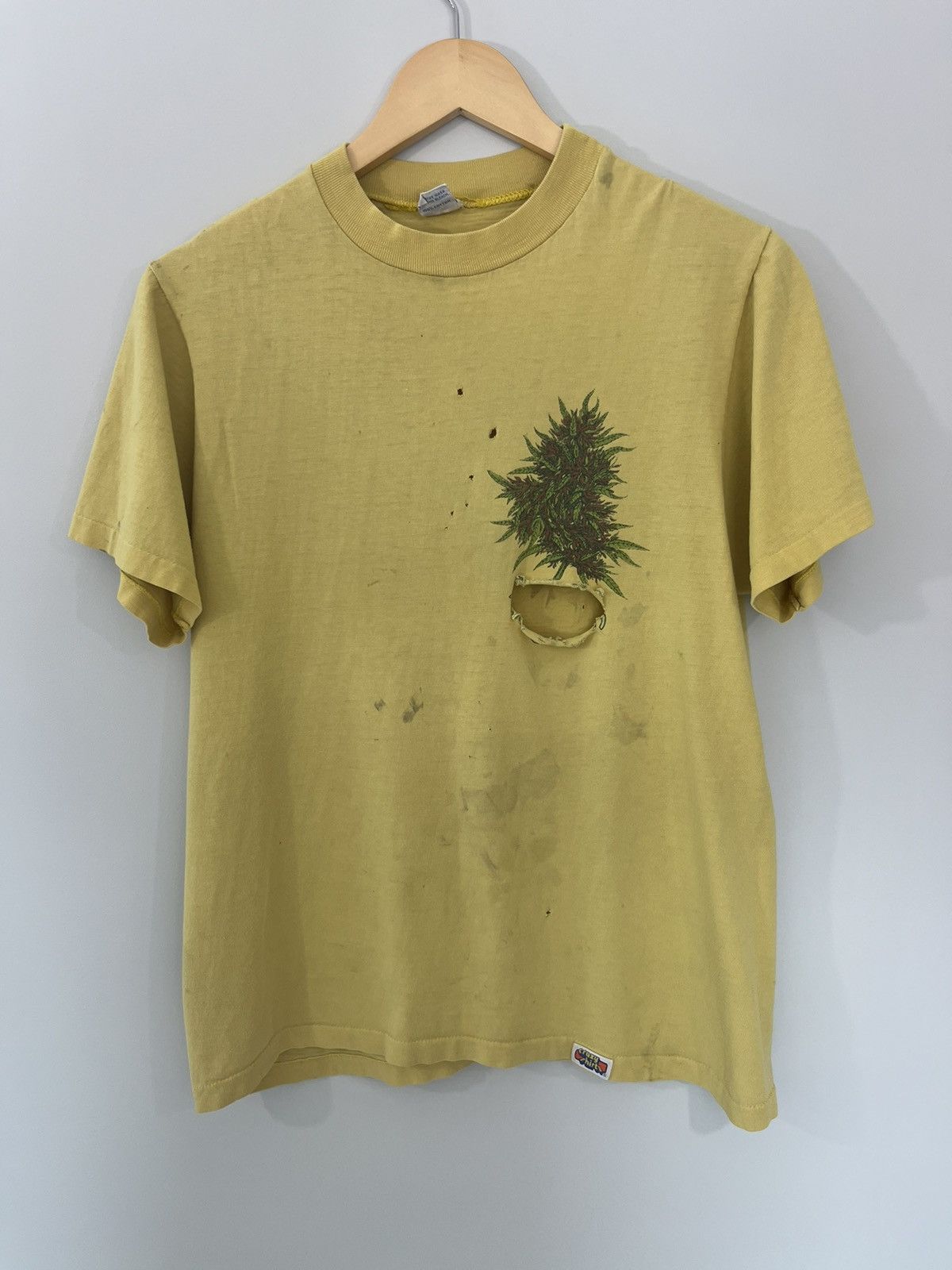 Vintage Single Stitch Thrashed Marijuana Bud Weed Tee Size US M / EU 48-50 / 2 - 1 Thumbnail