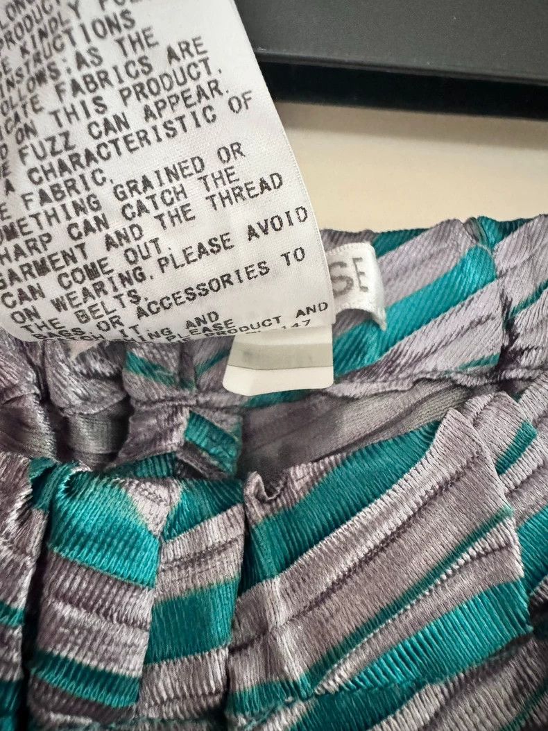 Issey Miyake Issey Miyake size:5 Blue gradient culottes Size 42" / US 20 - 5 Thumbnail
