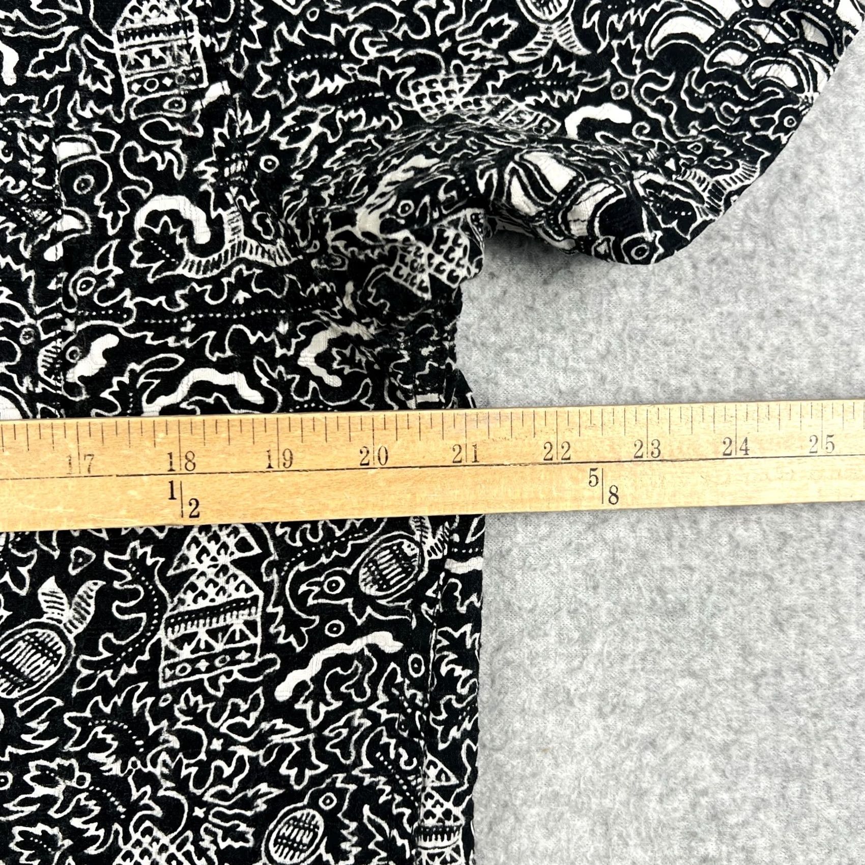 Wallace & Barnes Wallace & Barnes Camp Collar Shirt Dobby Scribble Print Medium Mens Black J Crew Shirt Size US M / EU 48-50 / 2 - 7 Thumbnail