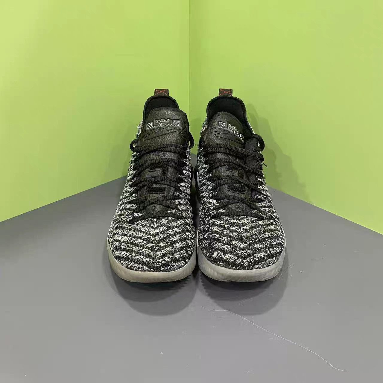 Nike Nike LeBron 16 Oreo Black & White Basketball Shoes K15 Size US 9.5 / EU 42-43 - 2 Thumbnail