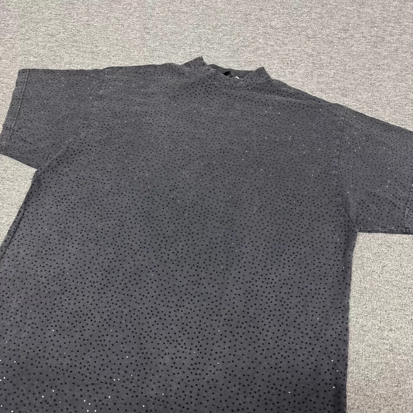 Balenciaga Balenciaga crystal distressed highneck short tee 3 Size L / US 10 / IT 46 - 4 Thumbnail