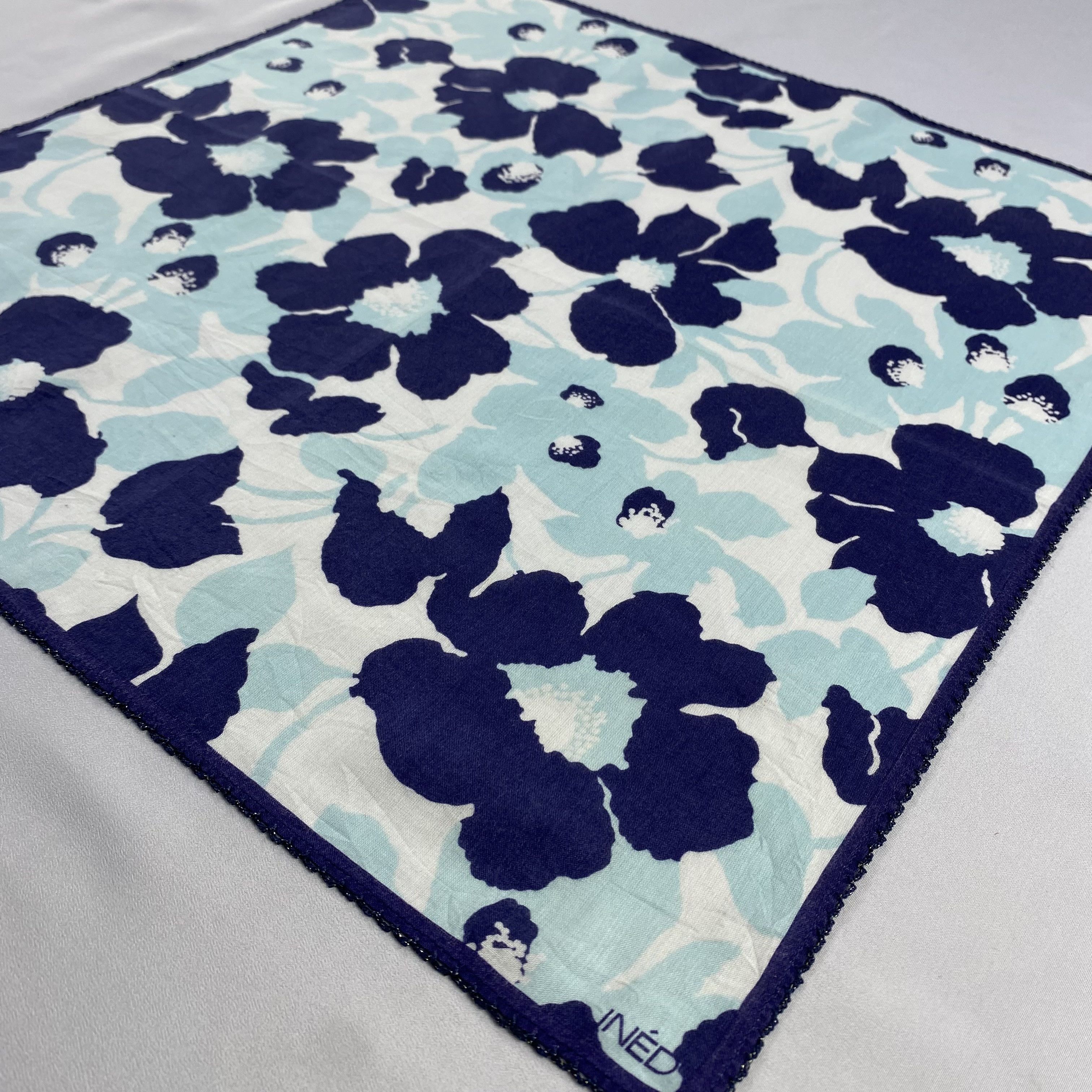 Vintage Ined Bandana/ Handkerchief / Neckerchief Size ONE SIZE - 2 Thumbnail