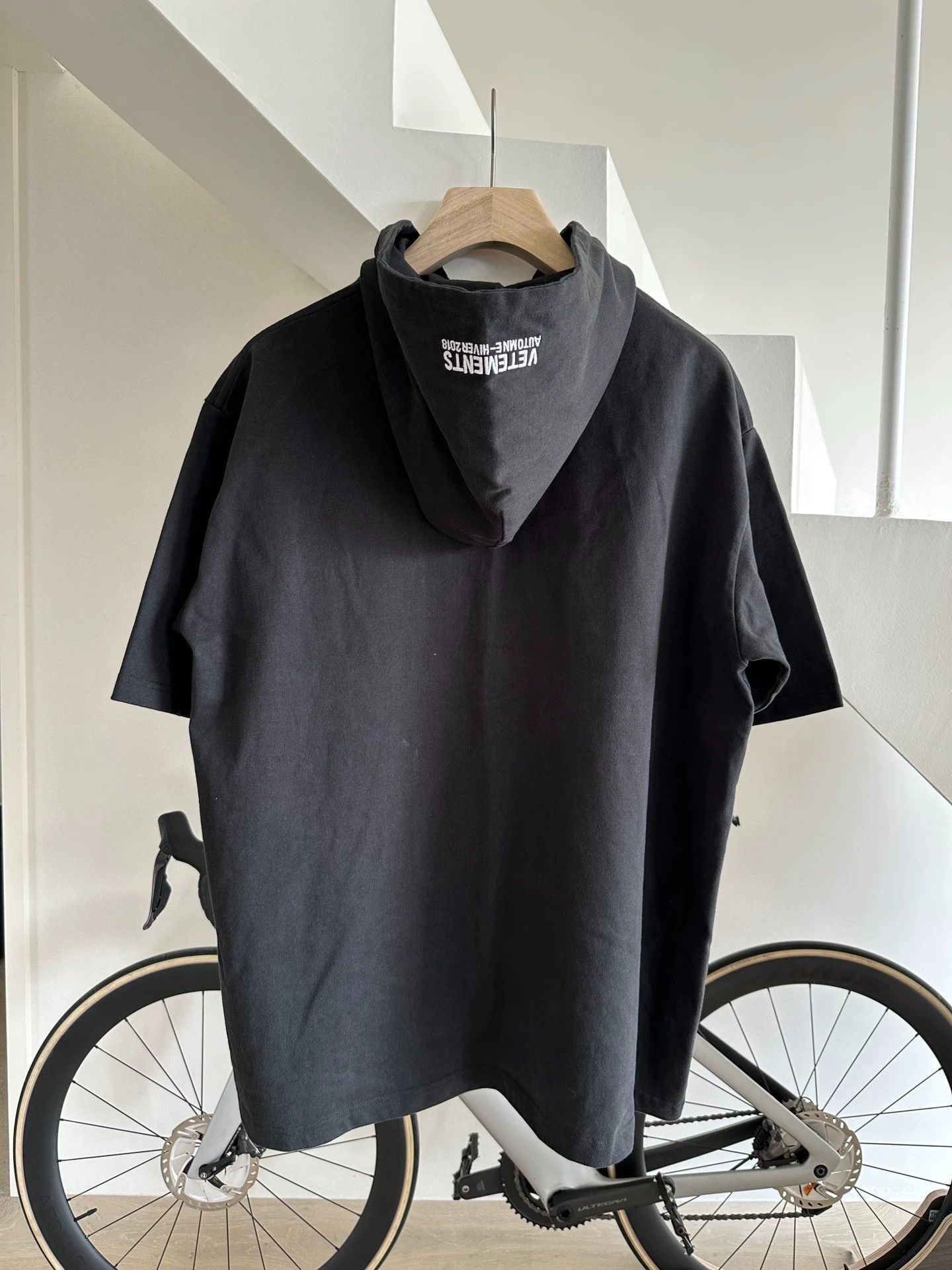 Vetements Vetements Antwerp Printed Decon Short Hoodie S Size US S / EU 44-46 / 1 - 3 Thumbnail